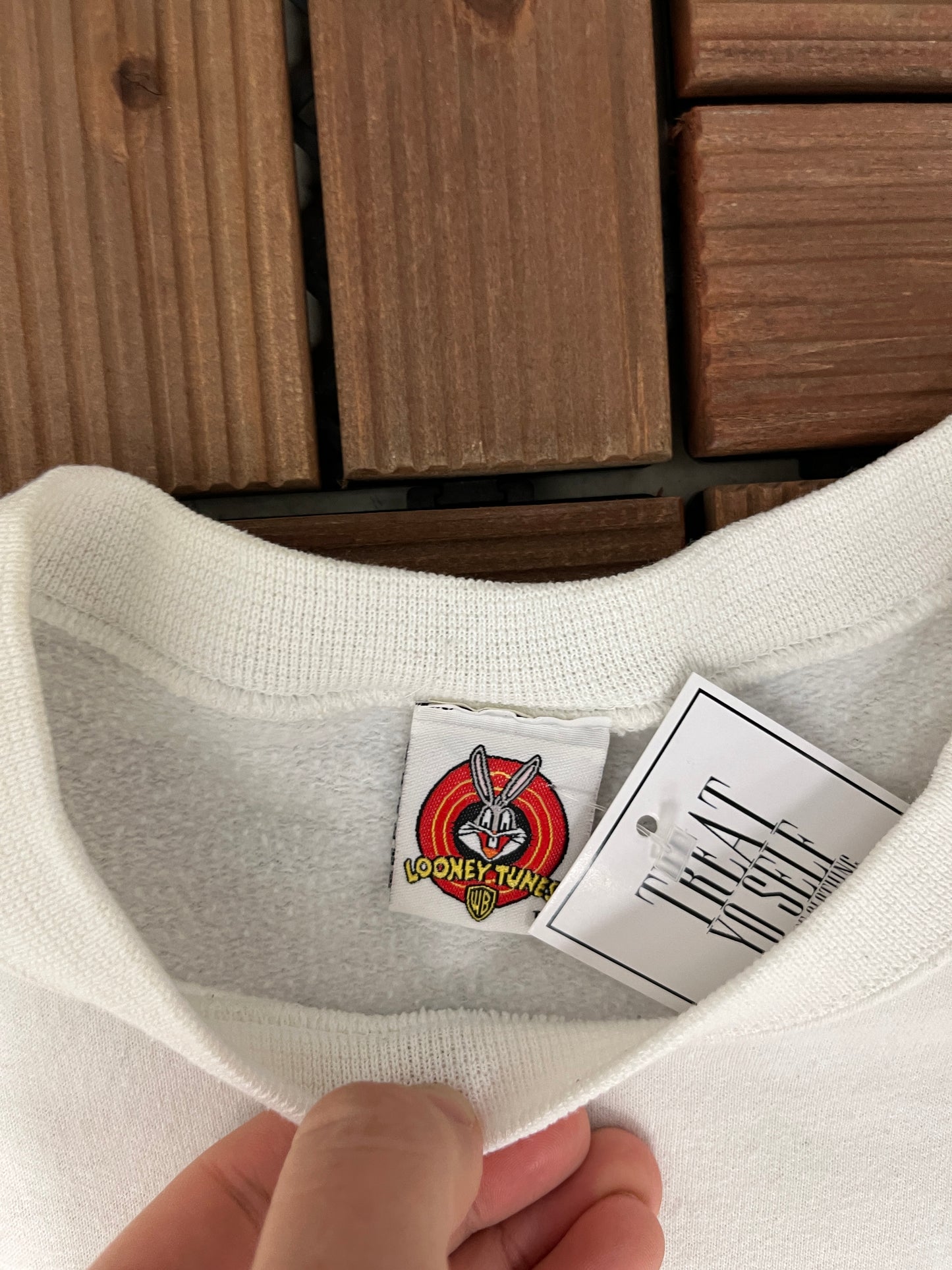 Tweety Bird I Am Your Favorite Gift! Graphic Crewneck | Size Medium | Vintage 1990s White Cartoon Promotional Sweater |