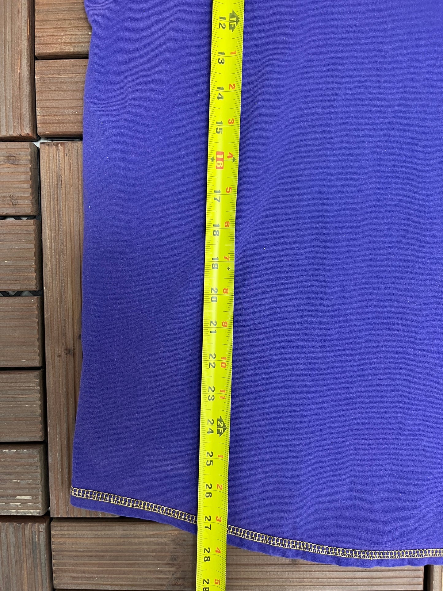 Minnesota Vikings Embroidered Graphic Tee | Size X-Large | Vintage 2000s NFL Football Purple T-Shirt |