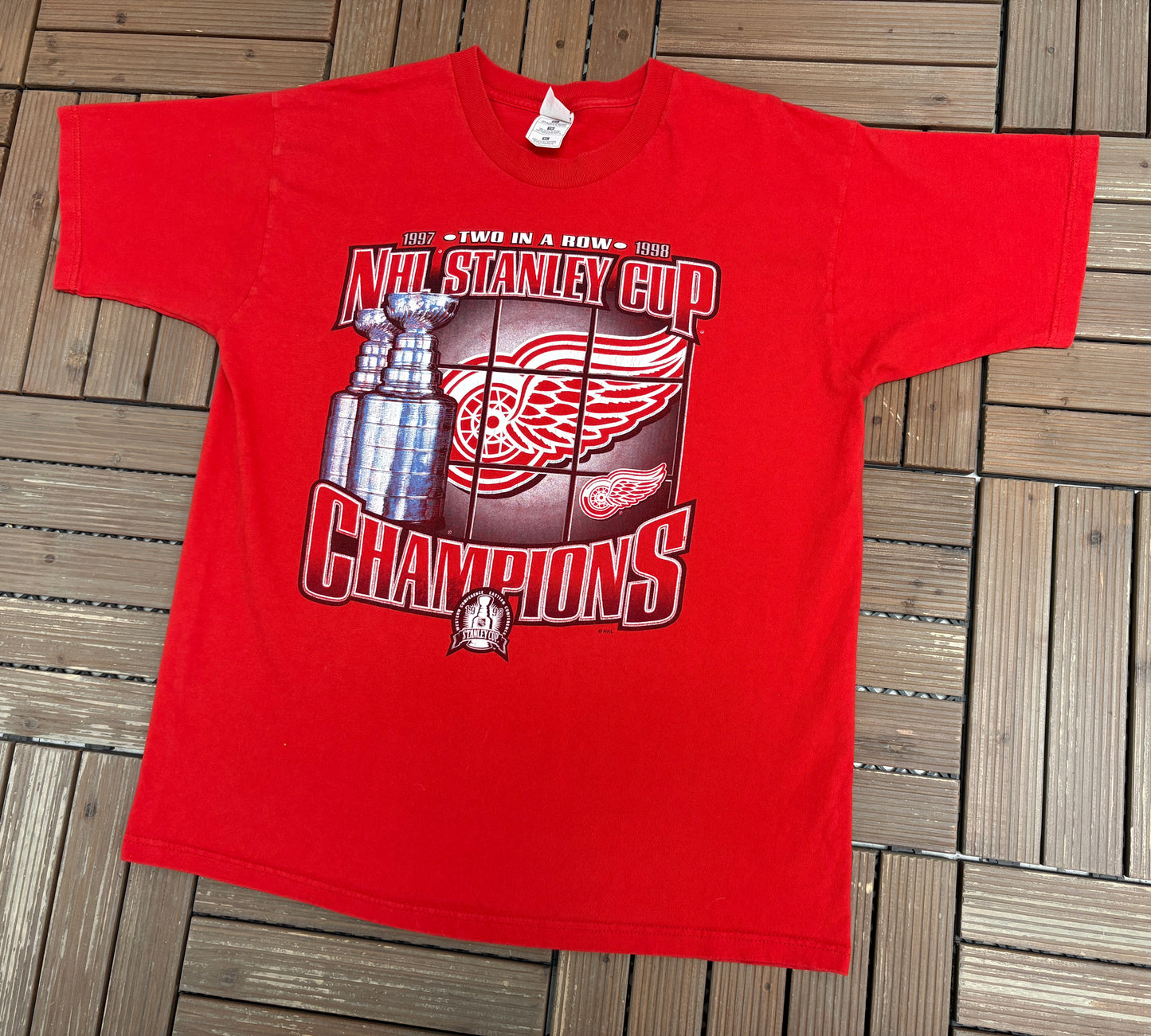 Detroit Red Wings Two In A Row Stanley Cup Champions Graphic Tee | Size X-Large | Vintage 1990s NHL Hockey Red T-Shirt |