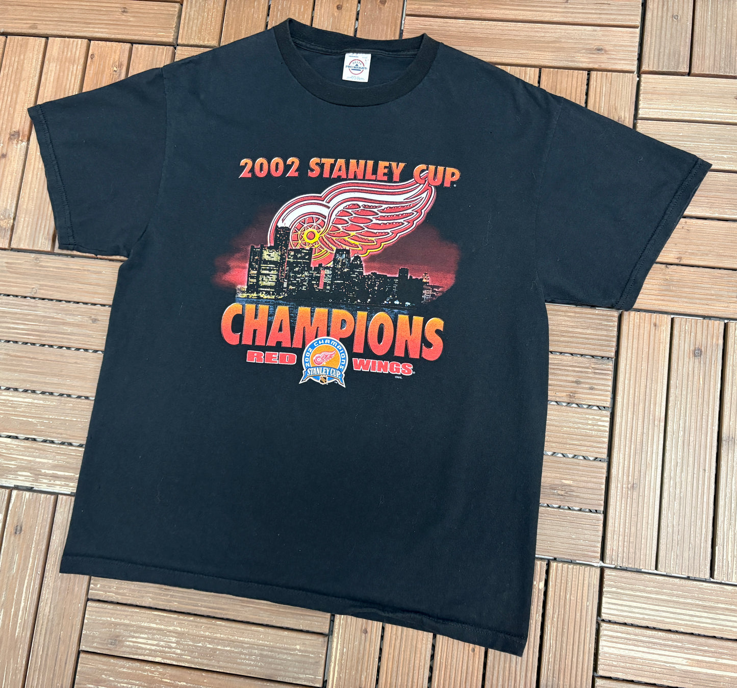 Detroit Red Wings 2002 Stanley Cup Champions Graphic Tee | Size Large | Vintage 2000s NHL Hockey Black T-Shirt |