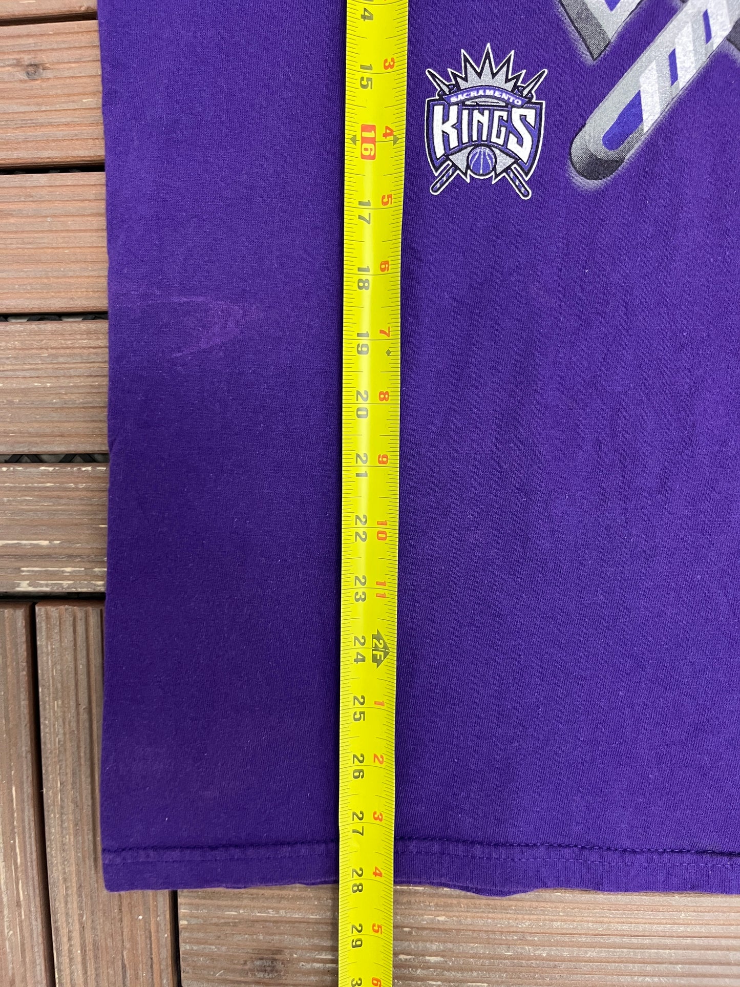 Sacramento Kings Autographed Graphic Tee | Size Large | Vintage 2000s NBA Basketball Purple T-Shirt |