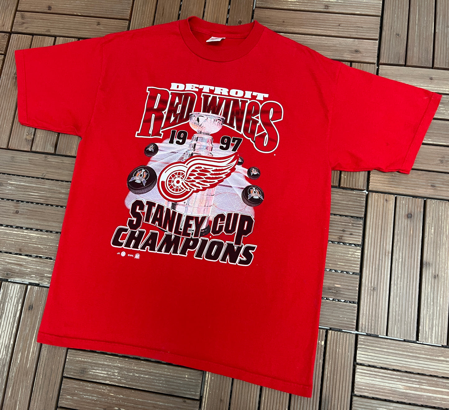 Detroit Red Wings Stanley Cup Champions 1997 Graphic Tee | Size X-Large | Vintage 1990s NHL Hockey Red T-Shirt |