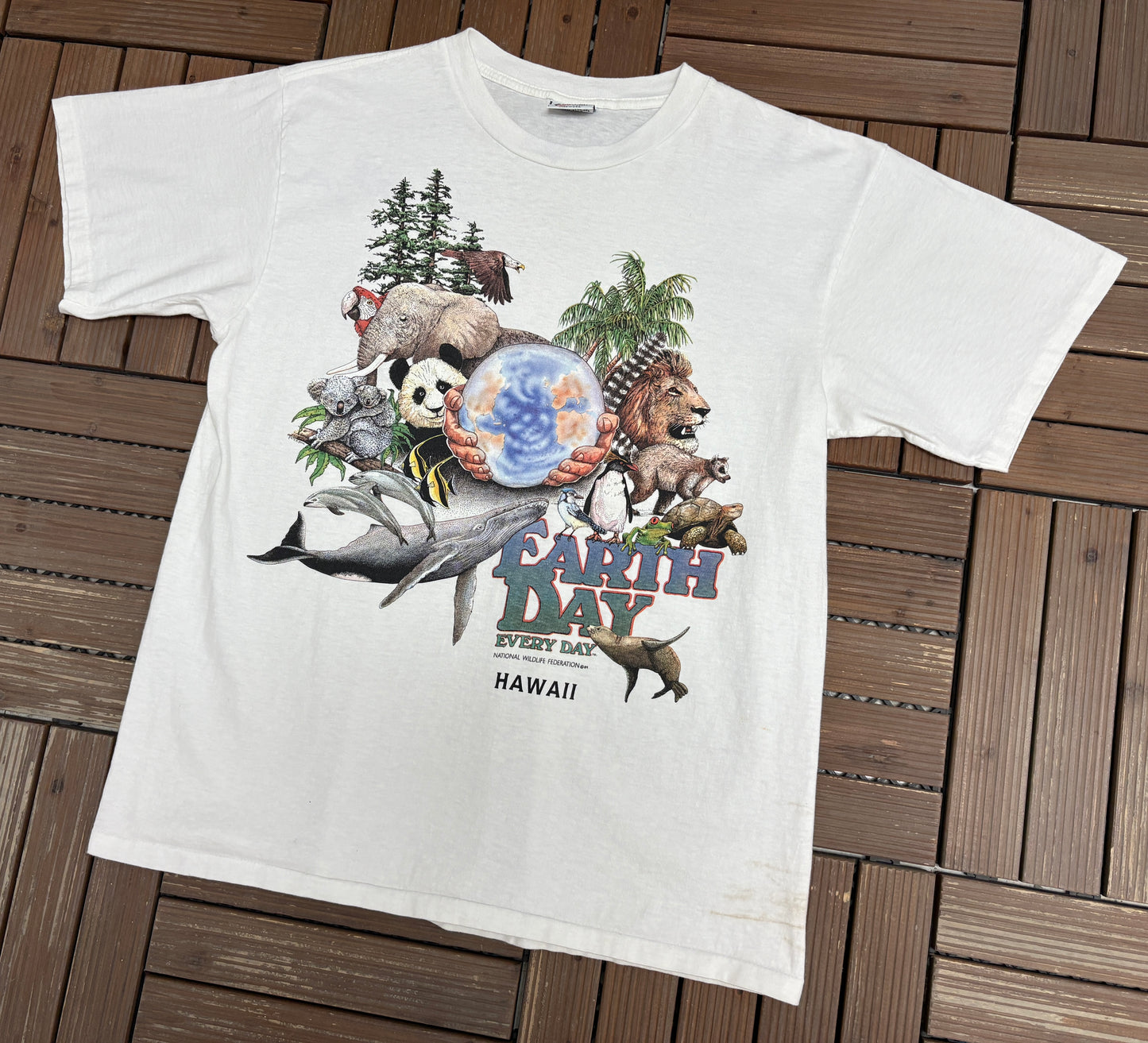 Earth Day Every Day Hawaii Graphic Tee | Size X-Large | Vintage 1980s Single Stitch Animal White T-Shirt |