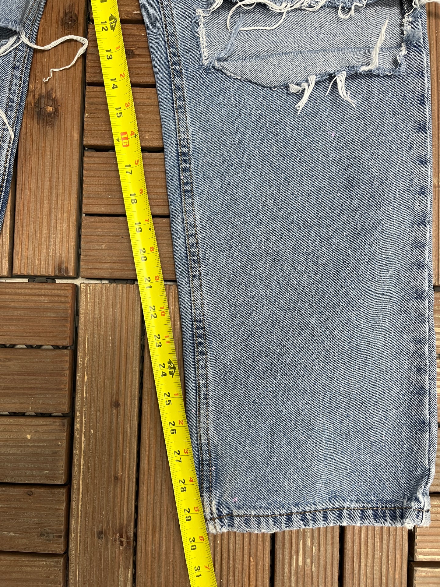 Levi Strauss & Co 550 Relaxed Fit Blue Denim Jeans | Size 34 x 30 | Vintage 2000s Levi's Light Blue Jeans |