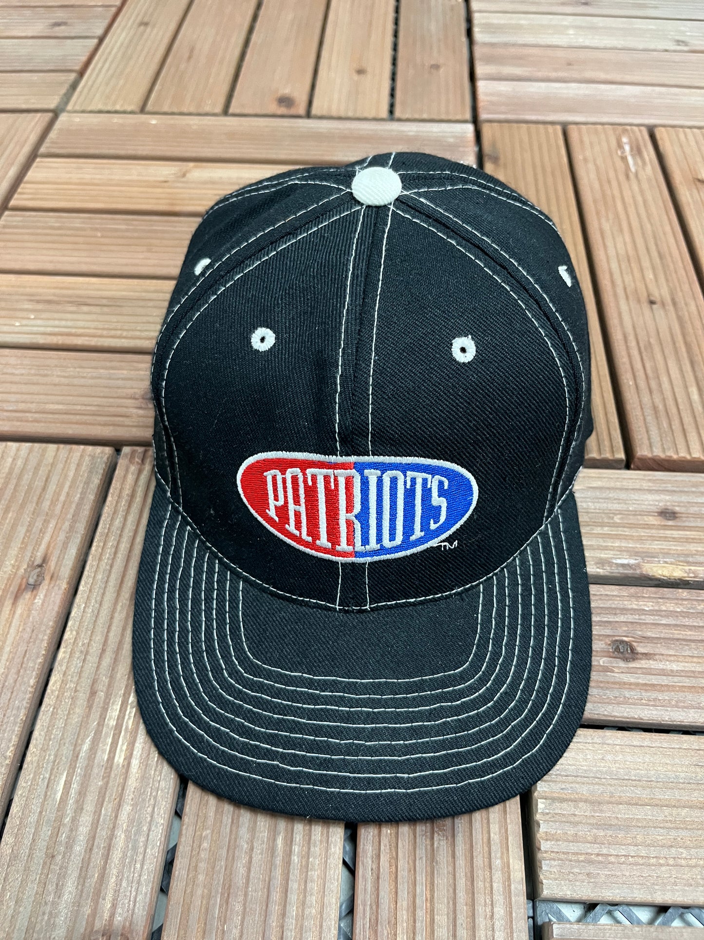 New England Patriots Embroidered Graphic Hat | Snap Back | Vintage 1990s NFL Football Black Hat |