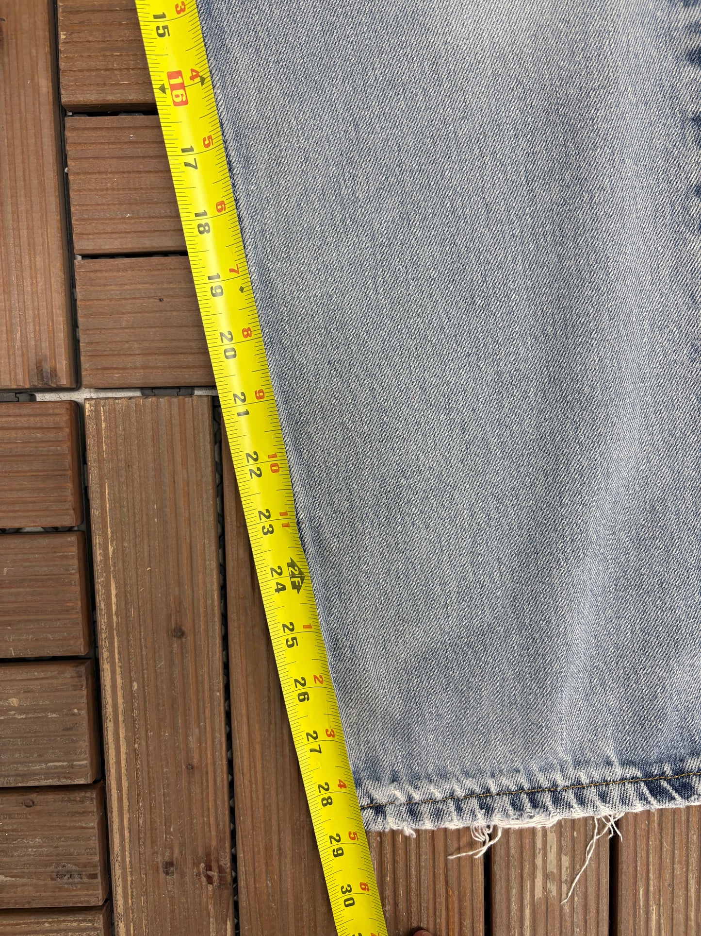 Levi Strauss & Co 550 Relaxed Fit Blue Denim Jeans | Size 33 x 30 | Vintage 2000s Levi's Light Blue Jeans |