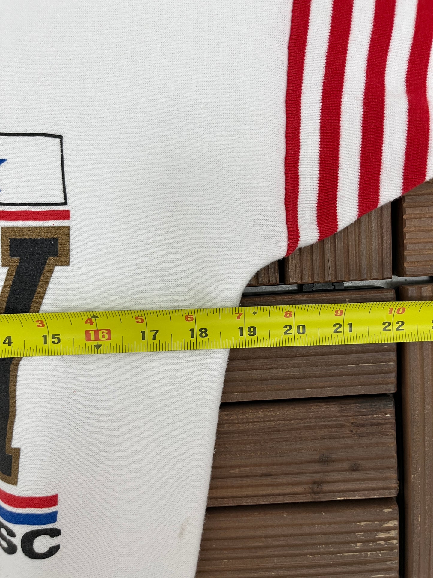United States Army Graphic Crewneck | Size Medium | Vintage 1990s Made in USA White Sweater |