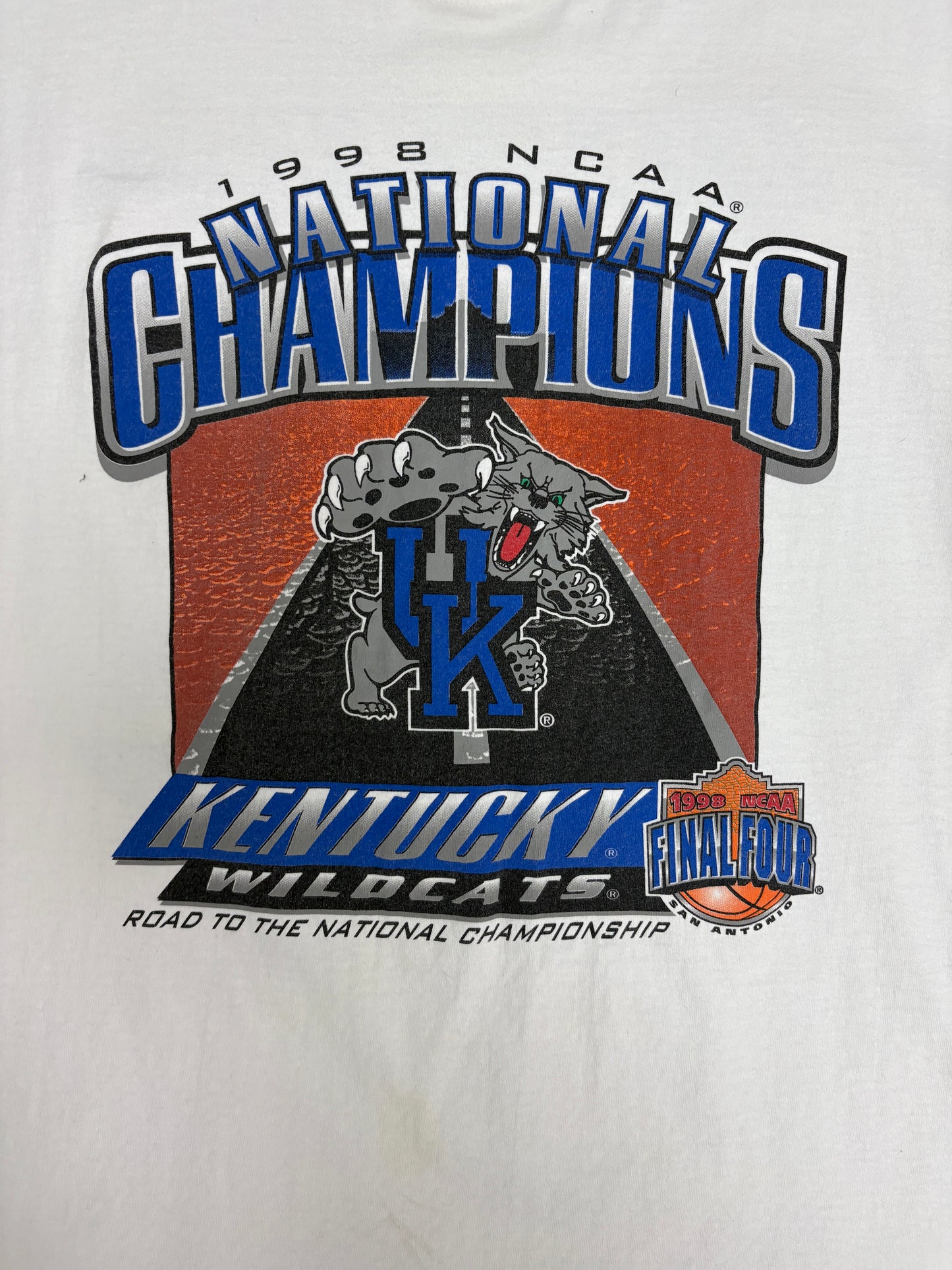 Kentucky Wildcats 1998 National Champions Graphic Tee | Size X-Large | Vintage 1990s White College T-Shirt |