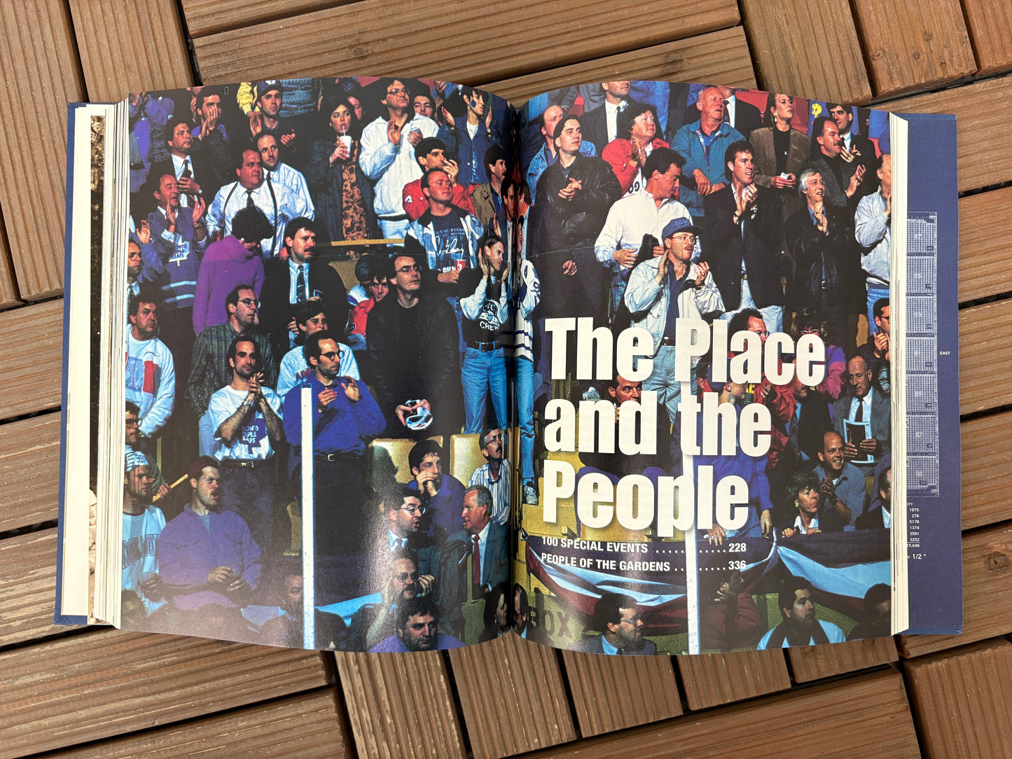 Toronto Maple Leafs: Maple Leaf Gardens Memories & Dreams 1931-1999 Coffee Table Book