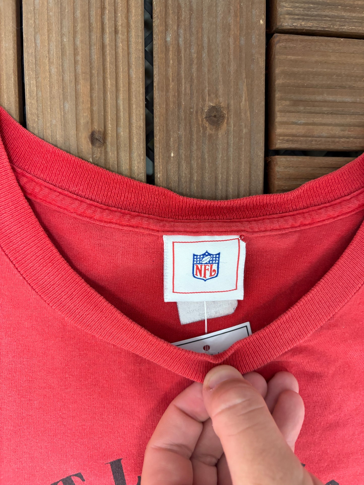 Atlanta Falcons Football Graphic Tee | Size X-Large | Vintage 2000s NFL Football Red T-Shirt |