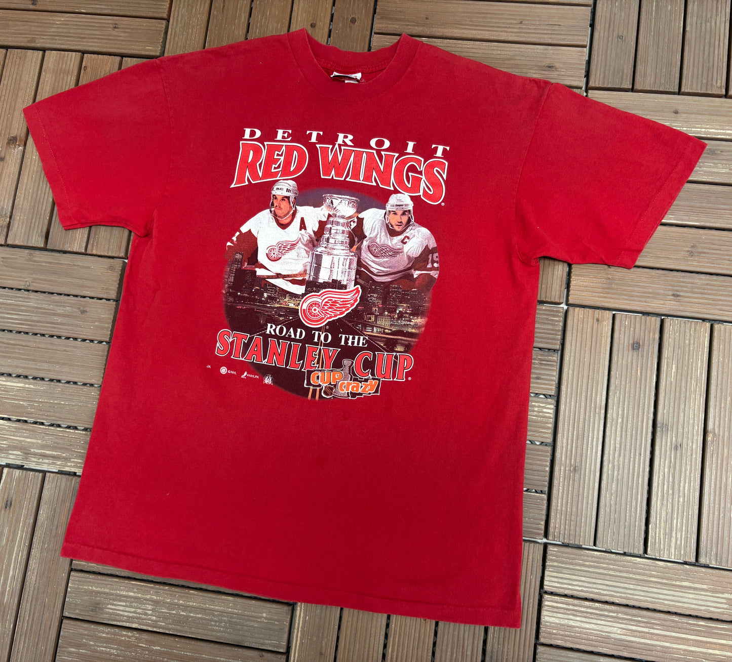 Detroit Red Wings Road To The Stanley Cup Graphic Tee | Size X-Large | Vintage 1990s NHL Hockey Red T-Shirt |