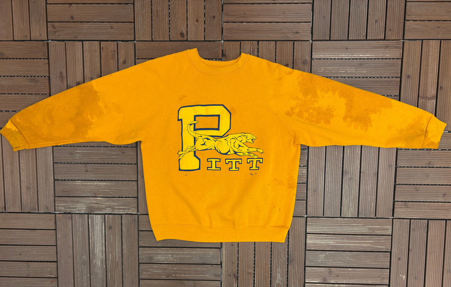 Pitt Panthers Graphic Crewneck | Size Large | Vintage 1980s College Yellow Sweater |