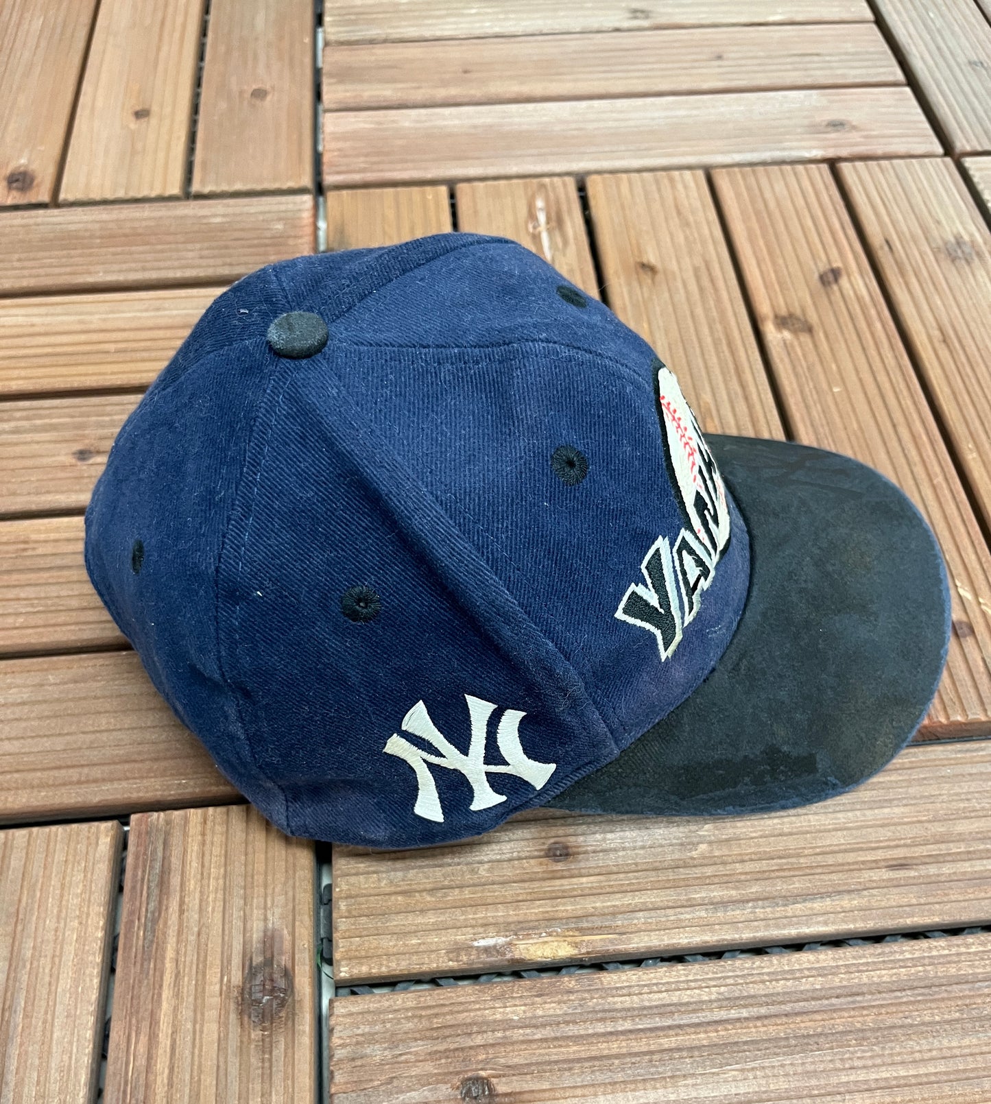 New York Yankees Baseball Graphic Hat | Snap Back | Vintage 2000s MLB Baseball Blue Cap |