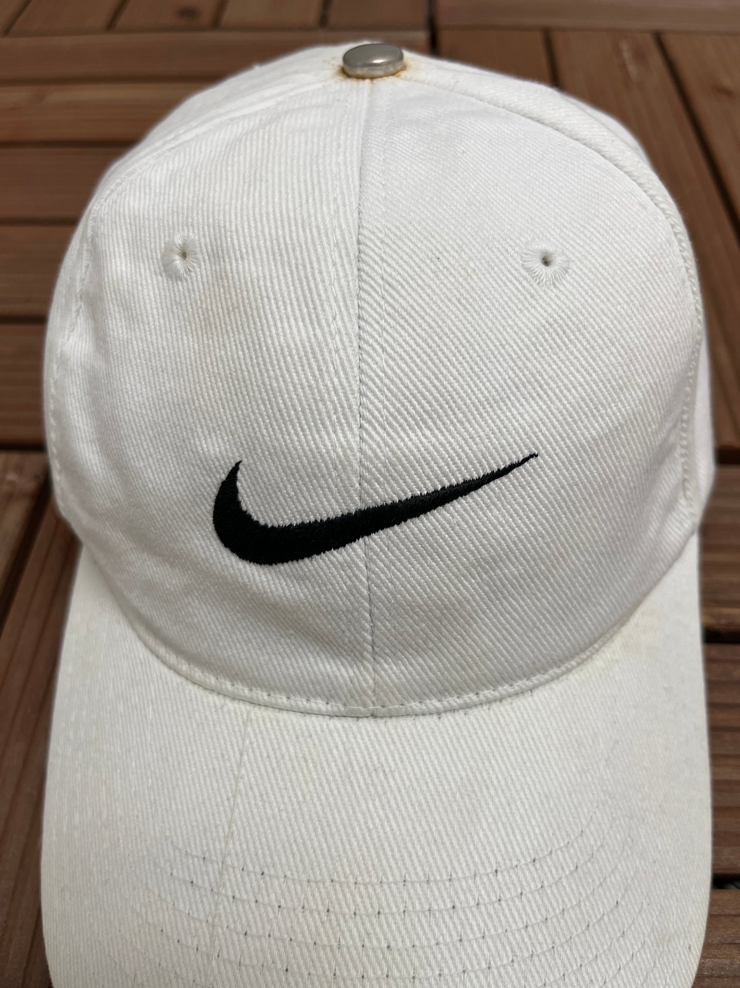 Nike Embroidered Swoosh Graphic Hat | Snap Back | Vintage 2000s Nike Branded White Cap |