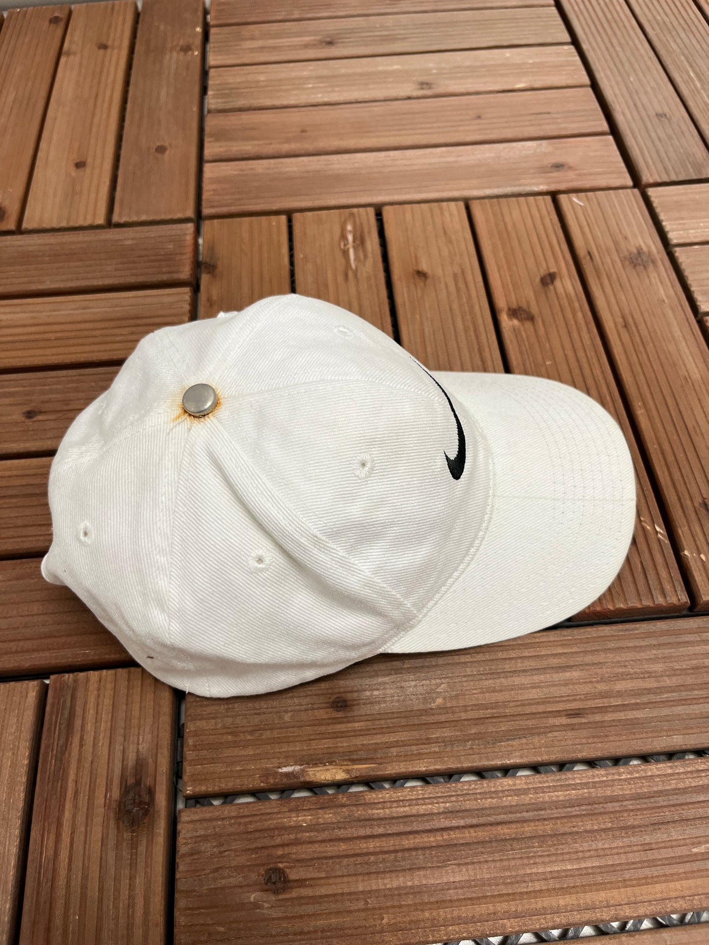 Nike Embroidered Swoosh Graphic Hat | Snap Back | Vintage 2000s Nike Branded White Cap |