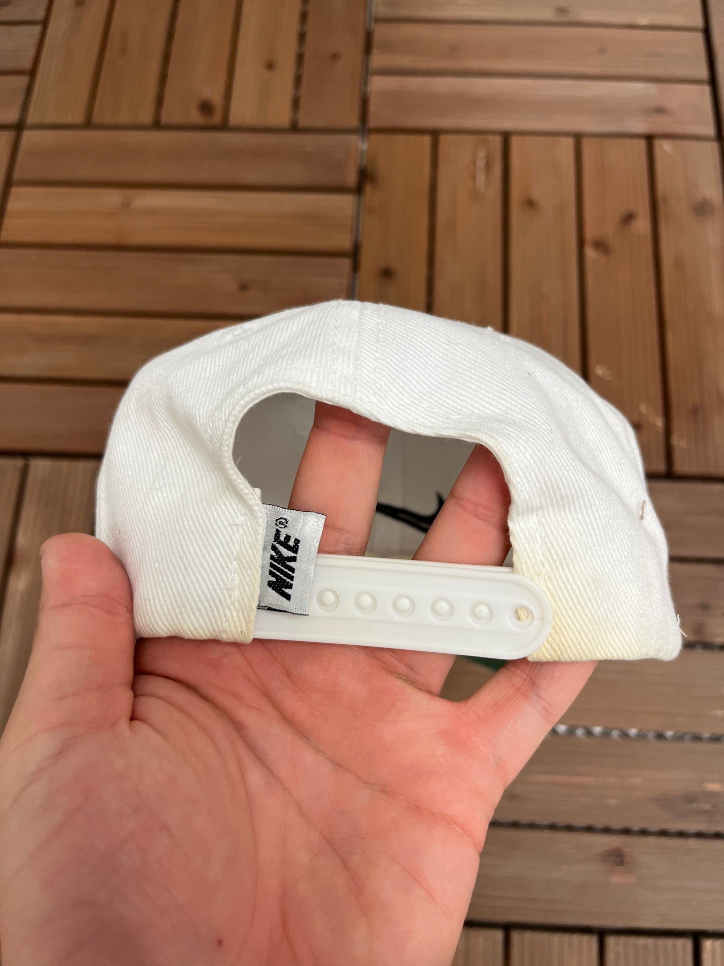 Nike Embroidered Swoosh Graphic Hat | Snap Back | Vintage 2000s Nike Branded White Cap |