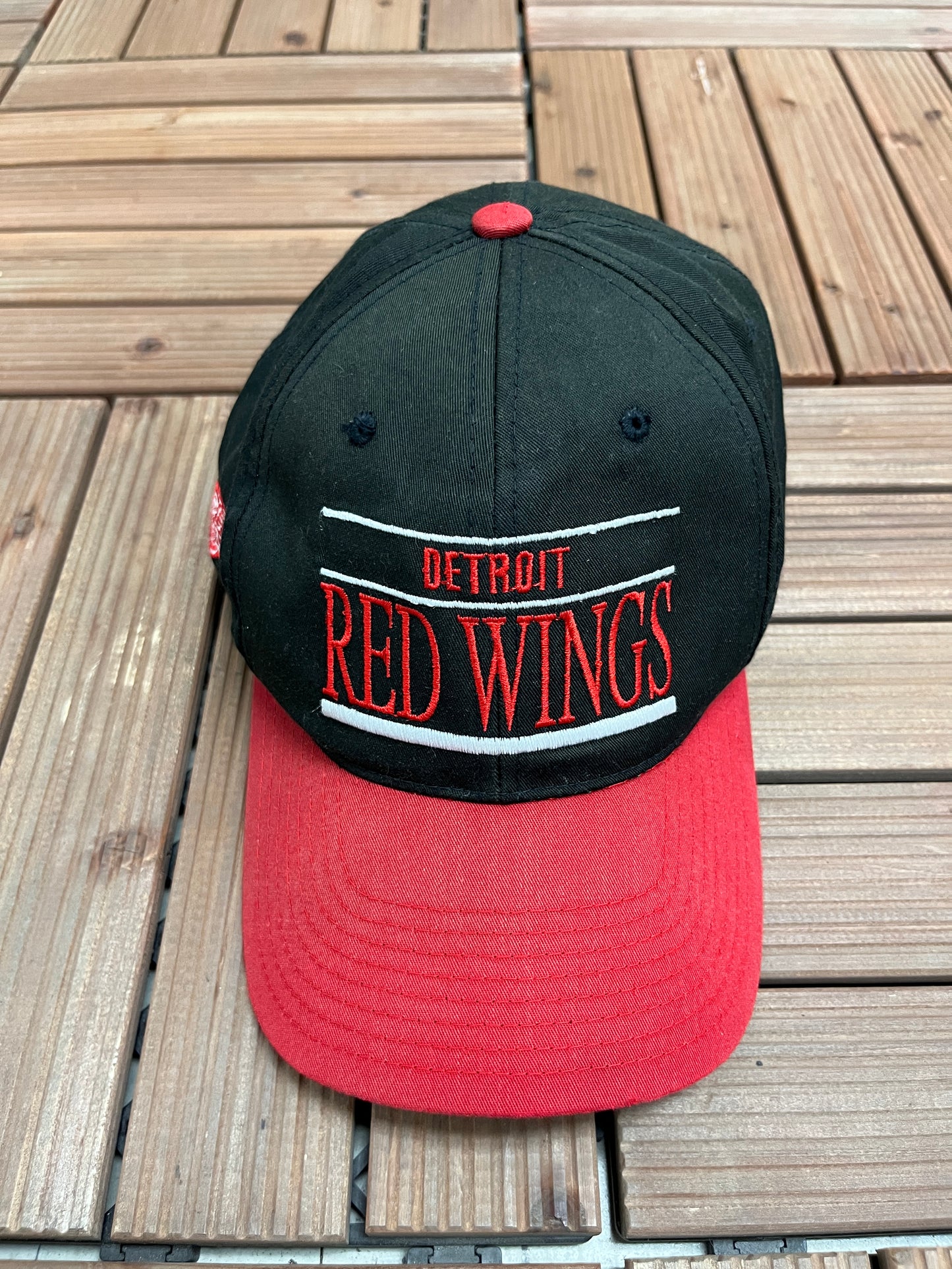 Detroit Red Wings Embroidered Graphic Hat | Snap Back | Vintage 1990s NHL Hockey Black Cap |
