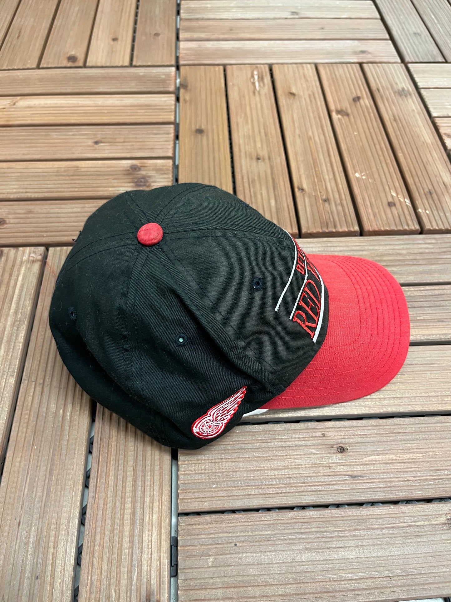 Detroit Red Wings Embroidered Graphic Hat | Snap Back | Vintage 1990s NHL Hockey Black Cap |