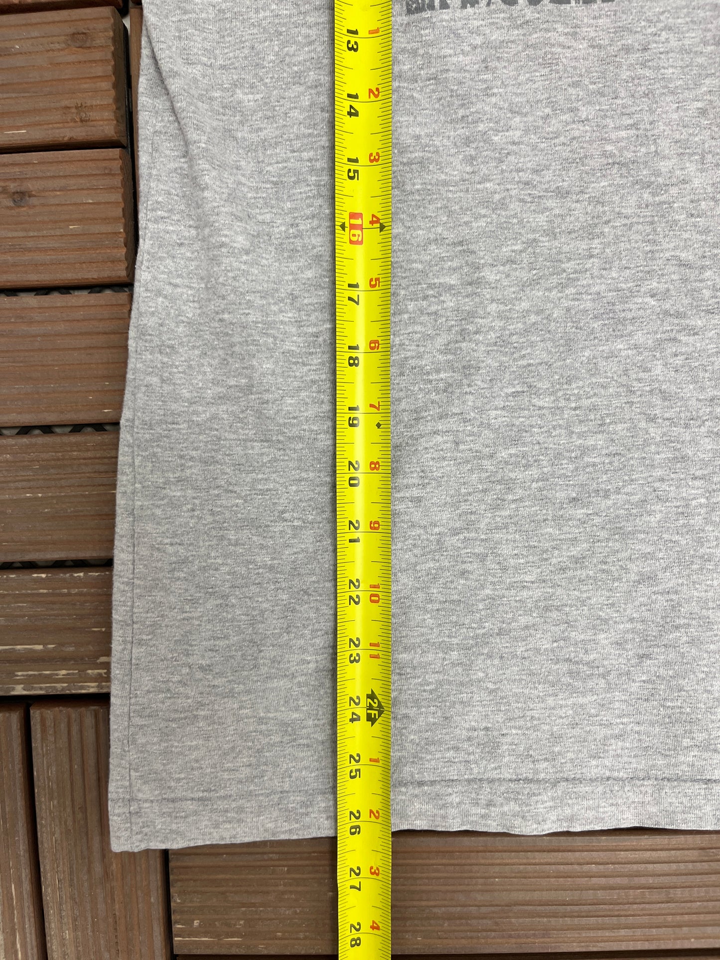 Team Canada Hockey Graphic Tee | Size Large | Vintage 2000s Hockey Grey T-Shirt |