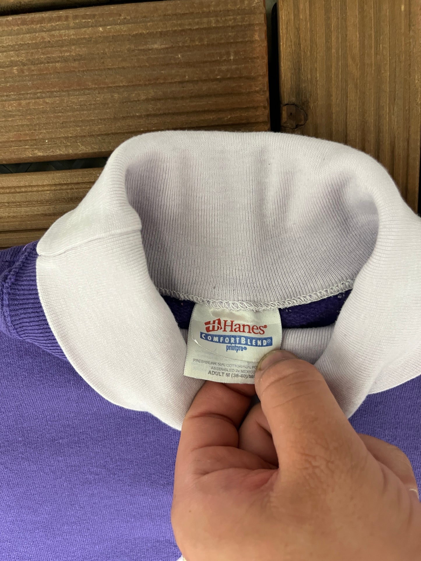 Alaska Embroidered Graphic Turtleneck | Size Medium | Vintage 1990s Tourist Promotional Purple Sweater |