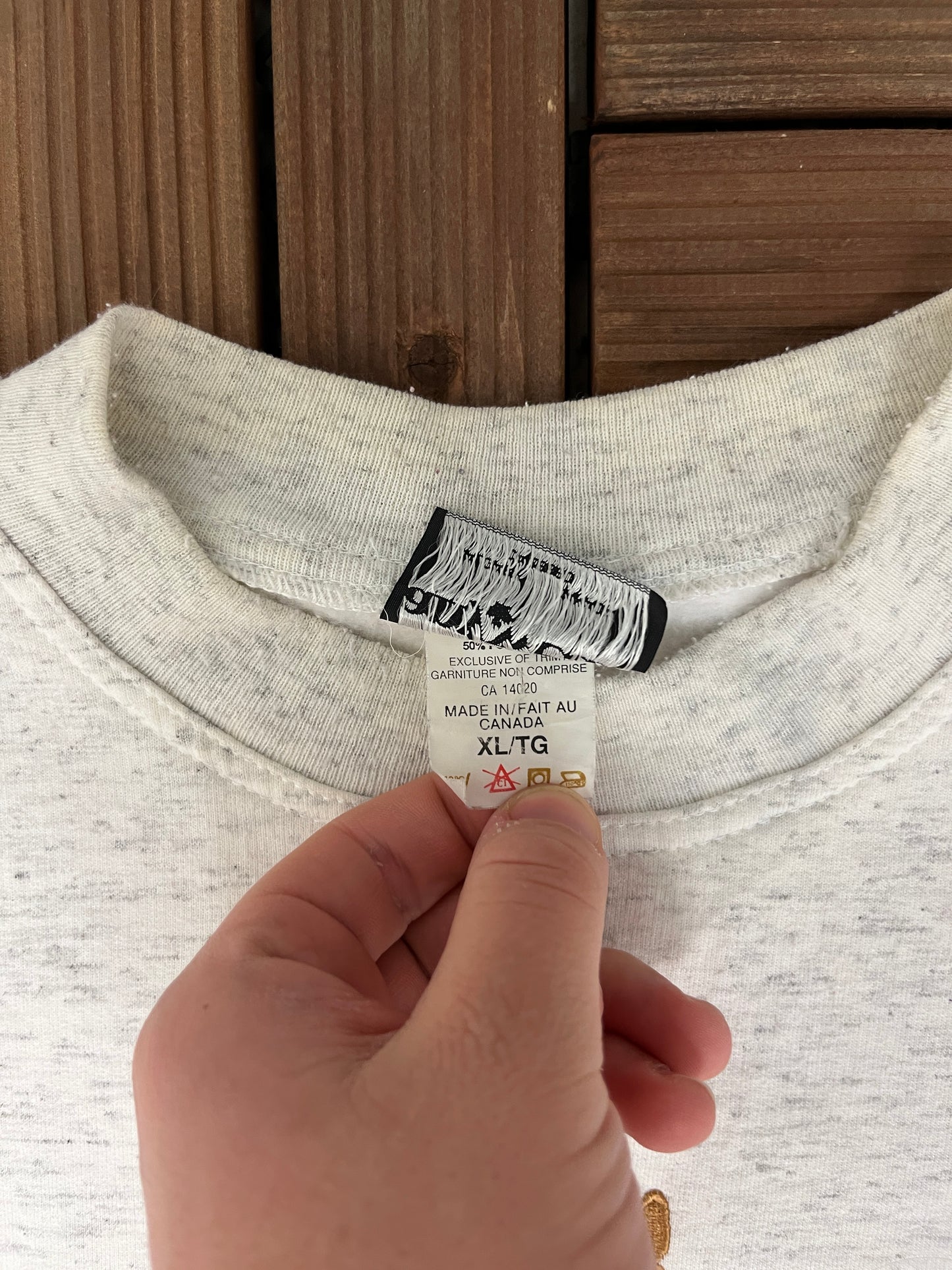Yukon Stitched Graphic Crewneck | Size X-Large | Vintage 1990s Tourist Grey Sweater |
