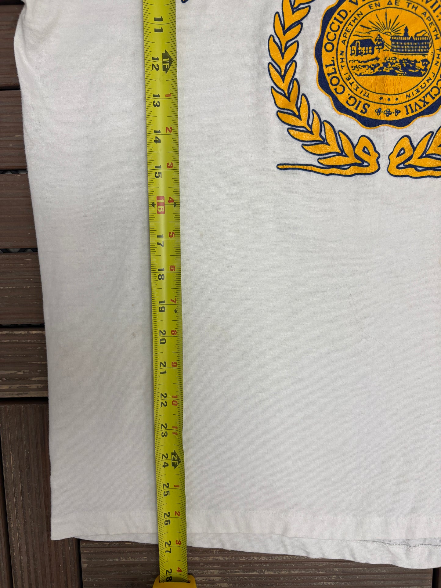 West Virginia Mountaineers Graphic Tee | Size Large | Vintage 1980s College White T-Shirt |