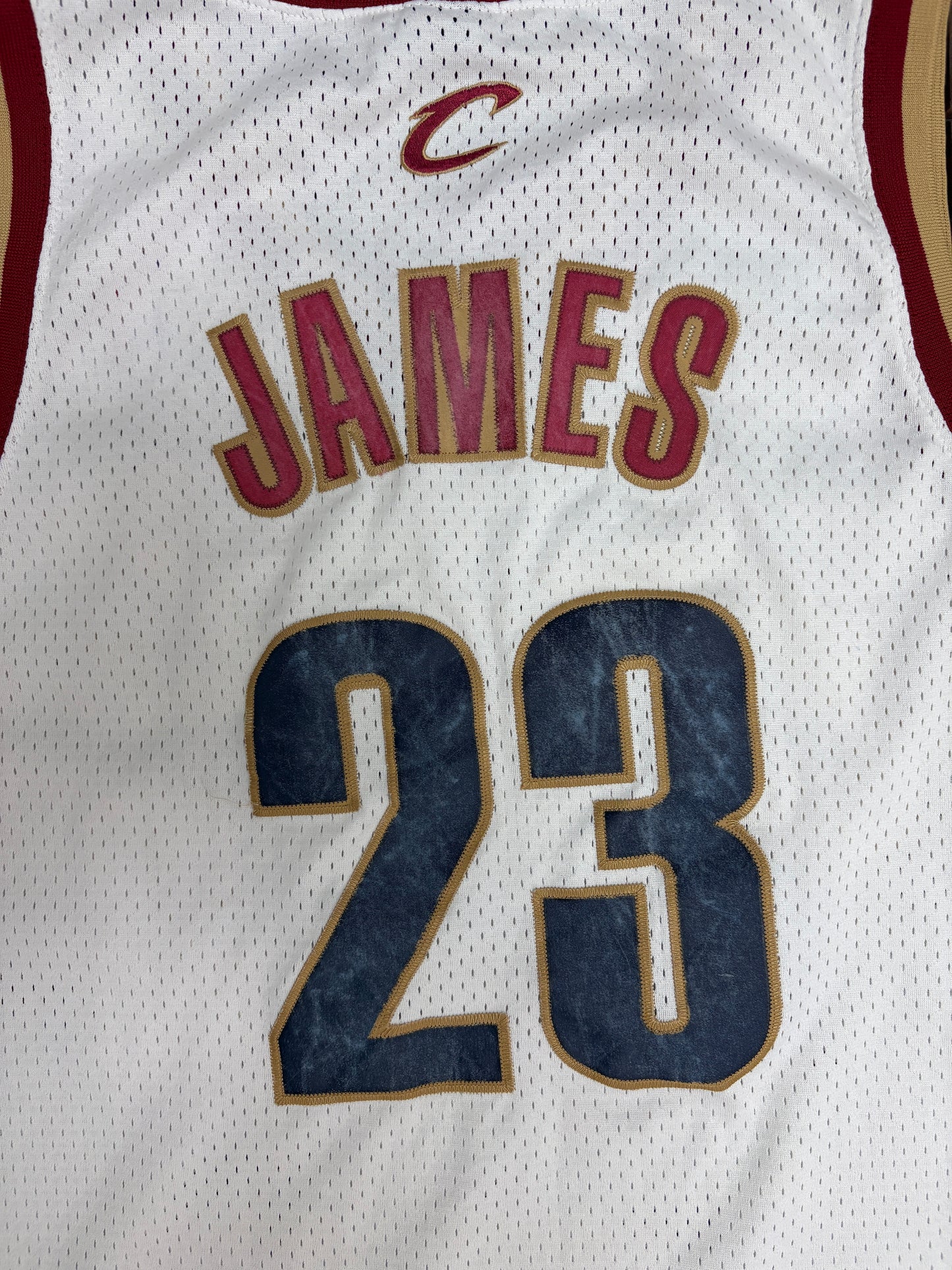 Cleveland Cavaliers LeBron James Basketball Jersey | Size XX-Large | Vintage 2000s Nike White Jersey |