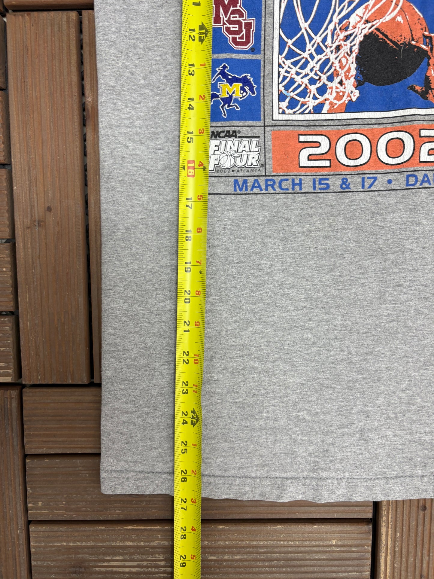 March Madness 2002 Graphic Tee | Size Small | Vintage 2000s College Basketball Grey T-Shirt |