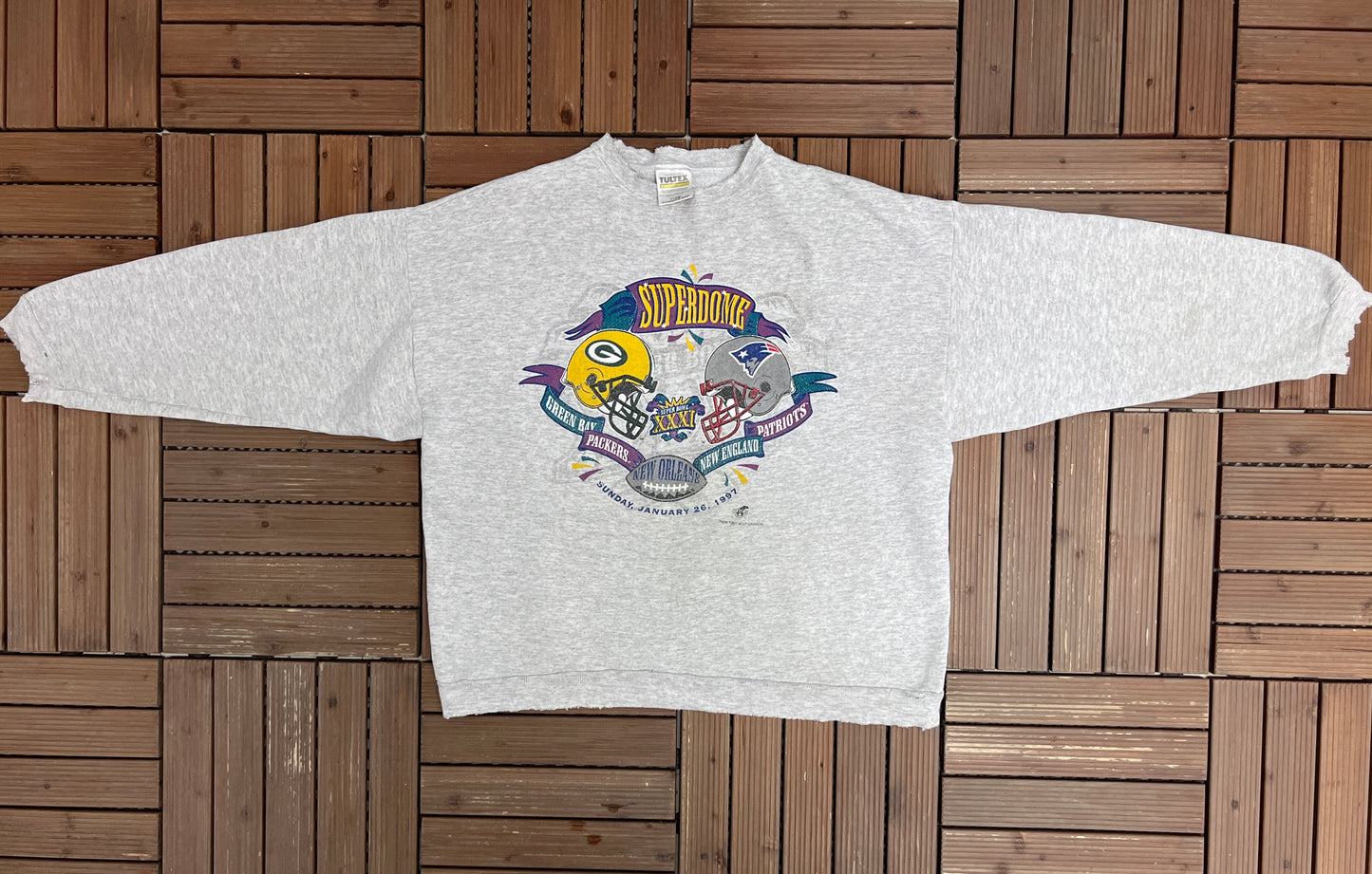 New England Patriots vs Green Bay Packers Super Bowl Graphic Crewneck | Size X-Large | Vintage 1990s NFL Football Grey Sweater |