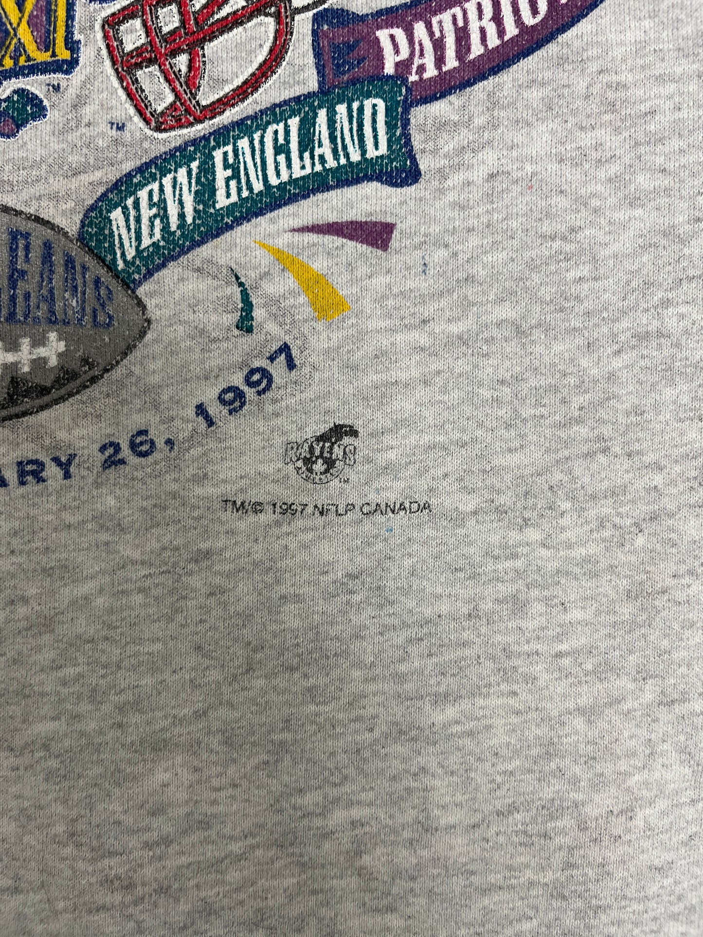 New England Patriots vs Green Bay Packers Super Bowl Graphic Crewneck | Size X-Large | Vintage 1990s NFL Football Grey Sweater |