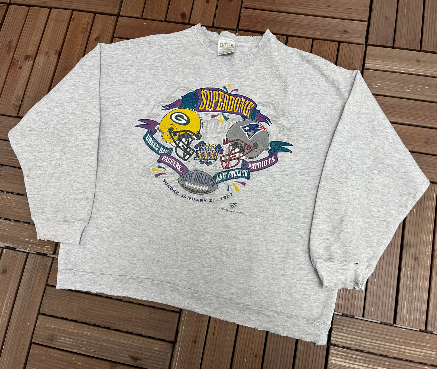 New England Patriots vs Green Bay Packers Super Bowl Graphic Crewneck | Size X-Large | Vintage 1990s NFL Football Grey Sweater |