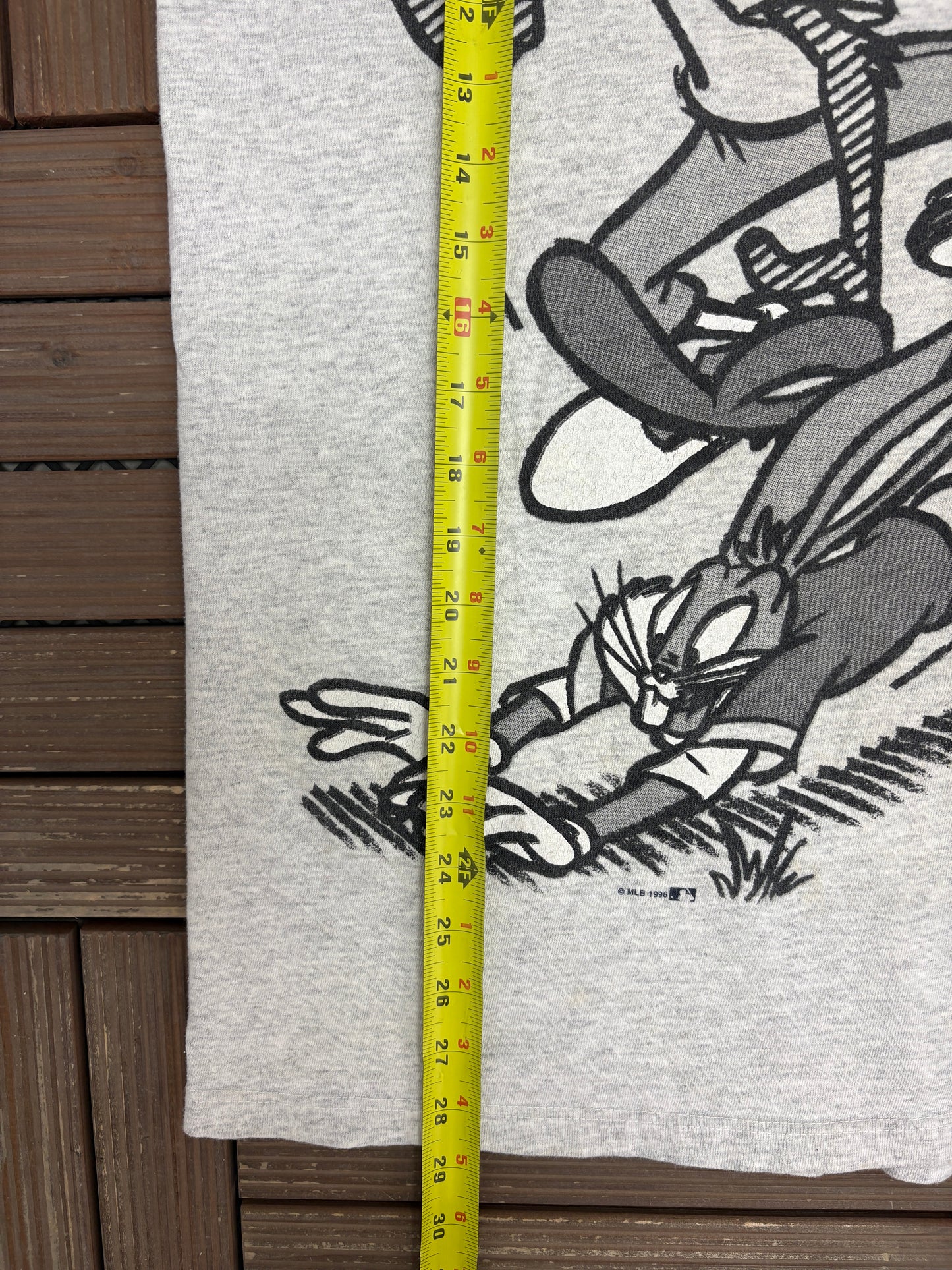 Chicago Cubs Looney Tunes Graphic Tee | Size Large | Vintage 1990s MLB Baseball Grey T-Shirt |