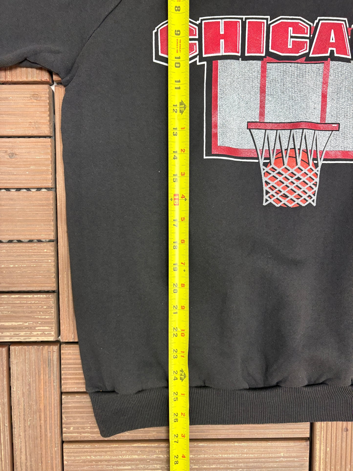 Chicago Basketball Graphic Crewneck | Size Large | Vintage 1980s Basketball Black Sweater |