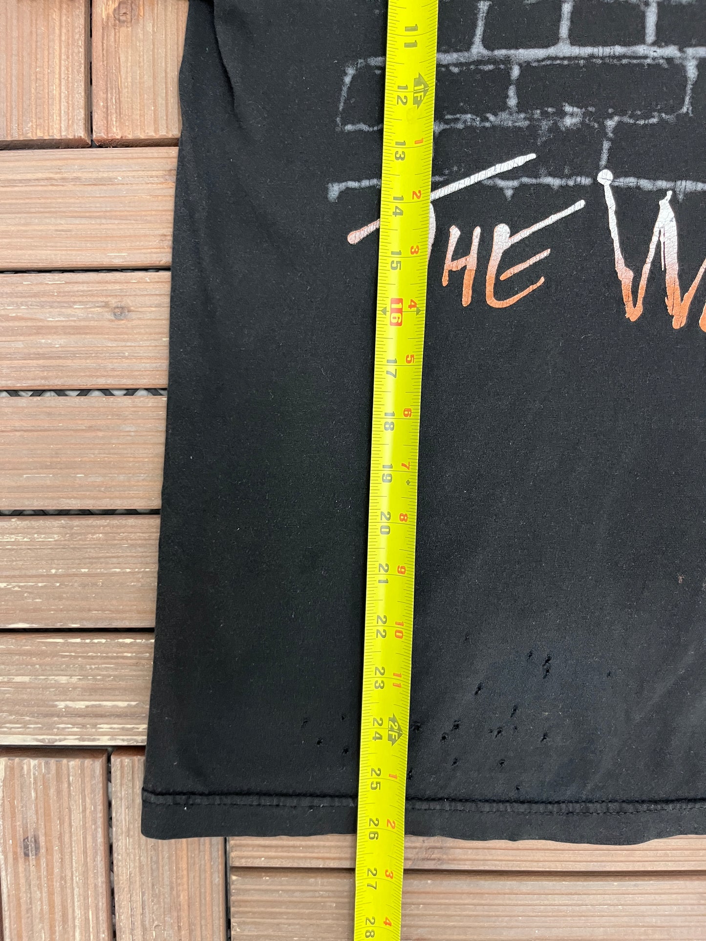 Pink Floyd The Wall Graphic Tee | Size Large | Vintage 2000s Rock Band T-Shirt |