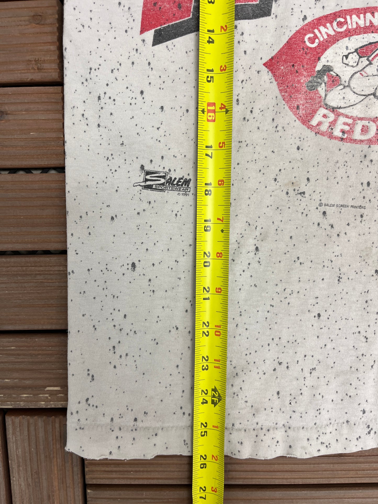 Cincinnati Reds Baseball Graphic Tee | Size Large | Vintage 1990s MLB Baseball Speckled T-Shirt |