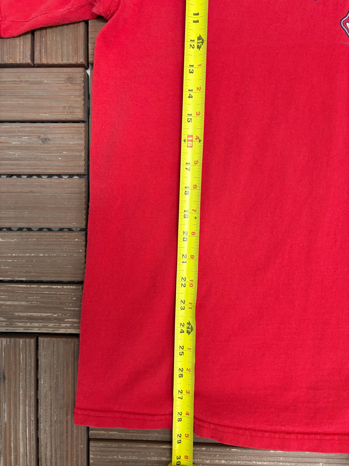 Cleveland Indians Graphic Tee | Size Large | Vintage 2000s MLB Baseball Red T-Shirt |