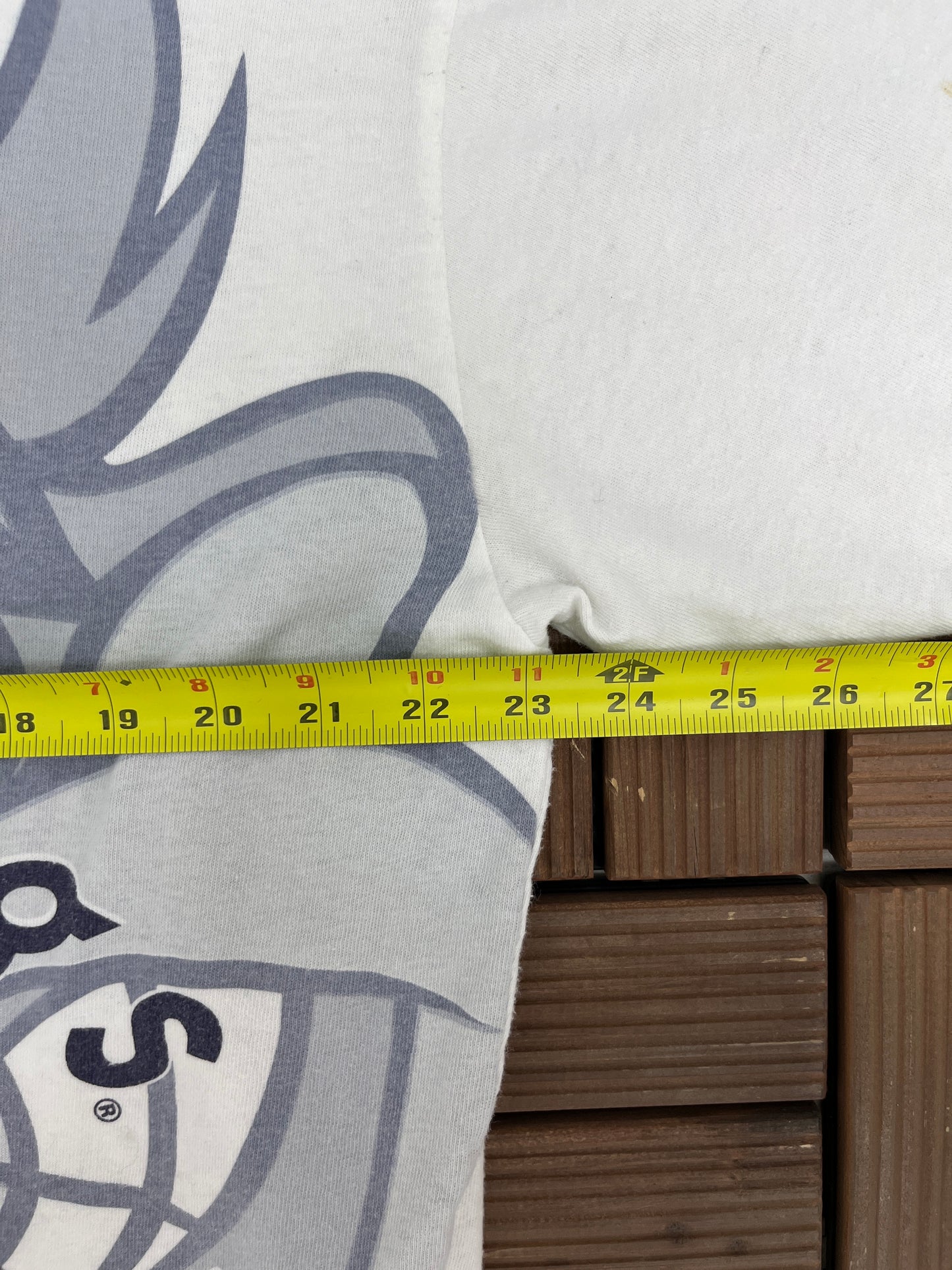 Taz Six Flags Graphic Tee | Size L/XL | Vintage 1990s Looney Tunes Cartoon White T-Shirt |
