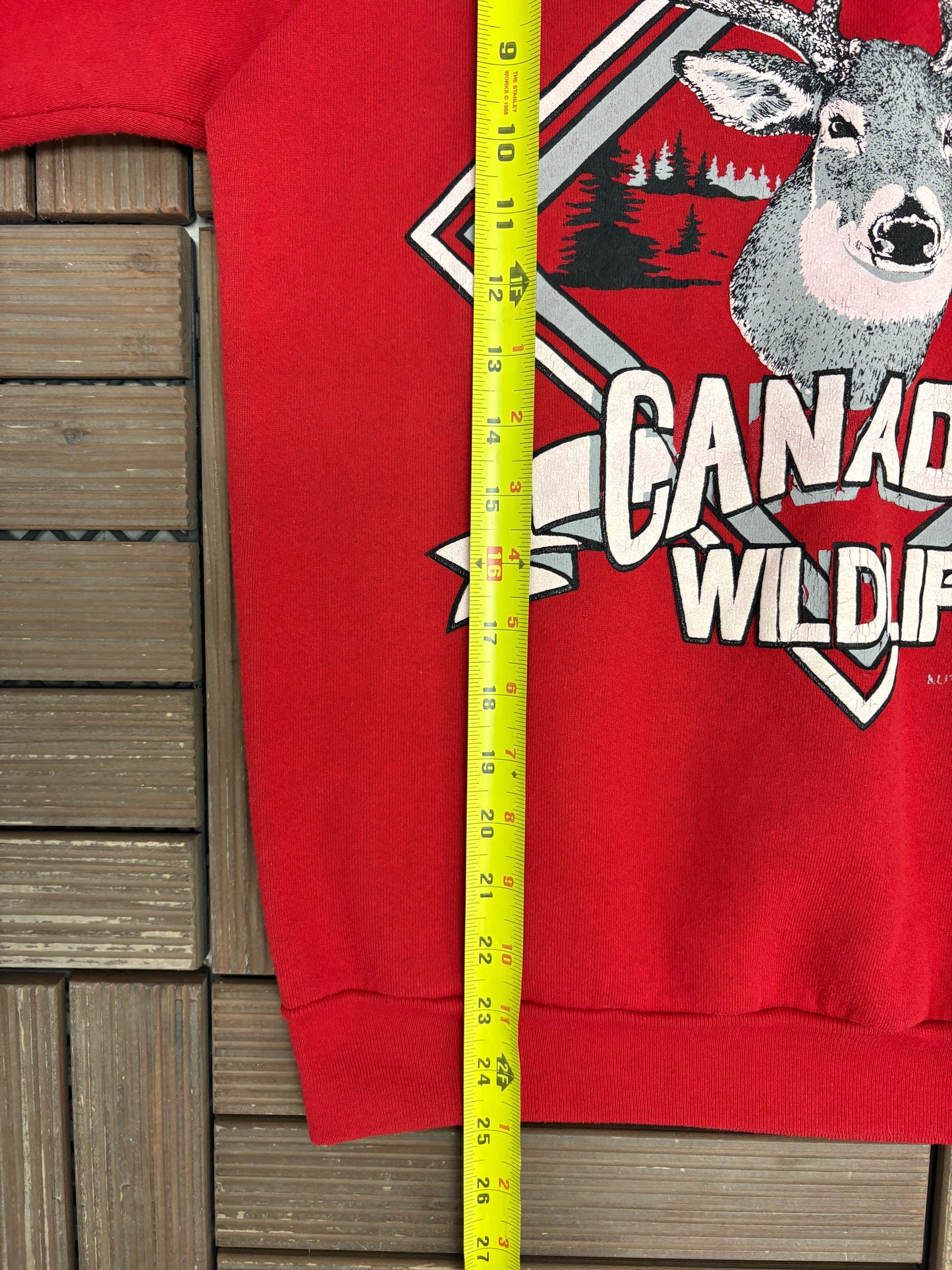 Canada's Wildlife Graphic Crewneck | Size Large | Vintage 1980s Animal Red Sweater |