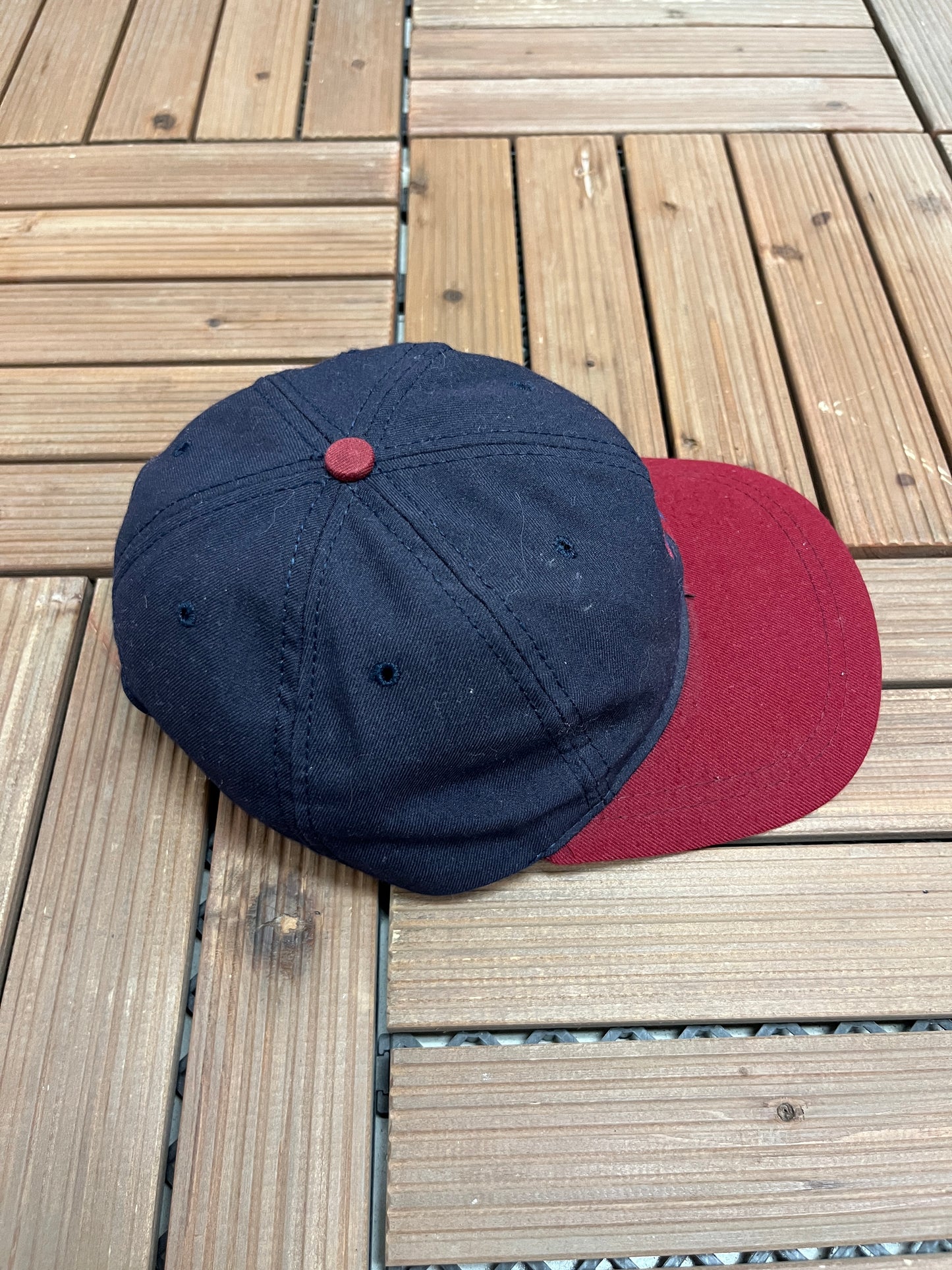 Texas Rangers Embroidered Graphic Hat | Metal Clasp | Vintage 1990s MLB Baseball Blue Cap |