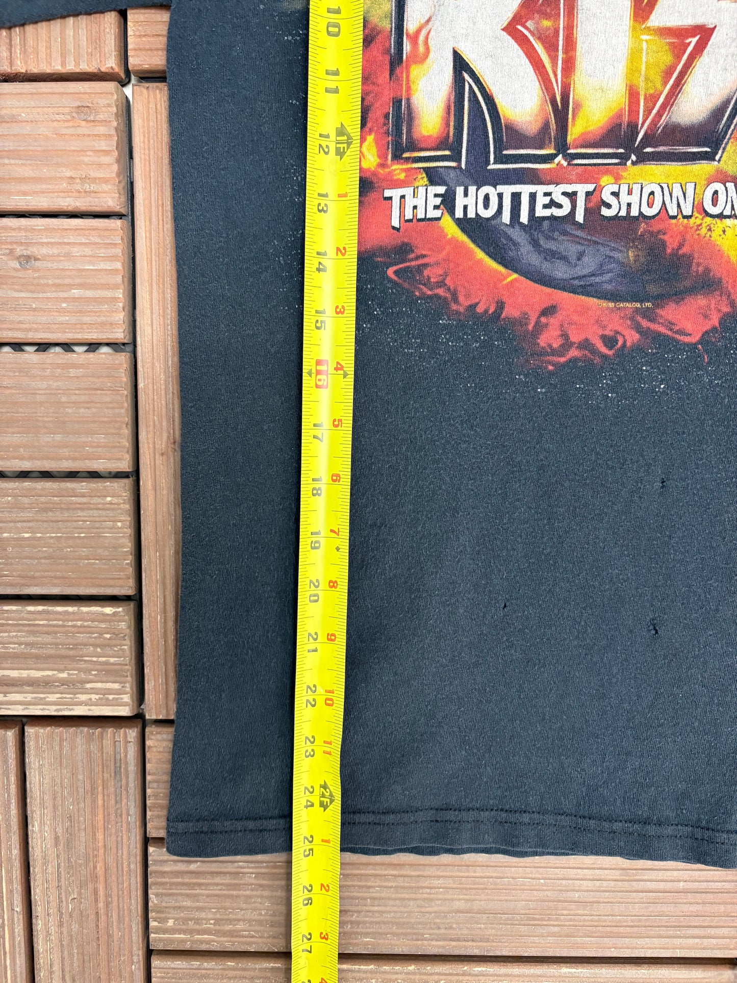 Kiss The Hottest Show On Earth Graphic Tee | Size Small | Vintage 2000s Rock Band Black T-Shirt |