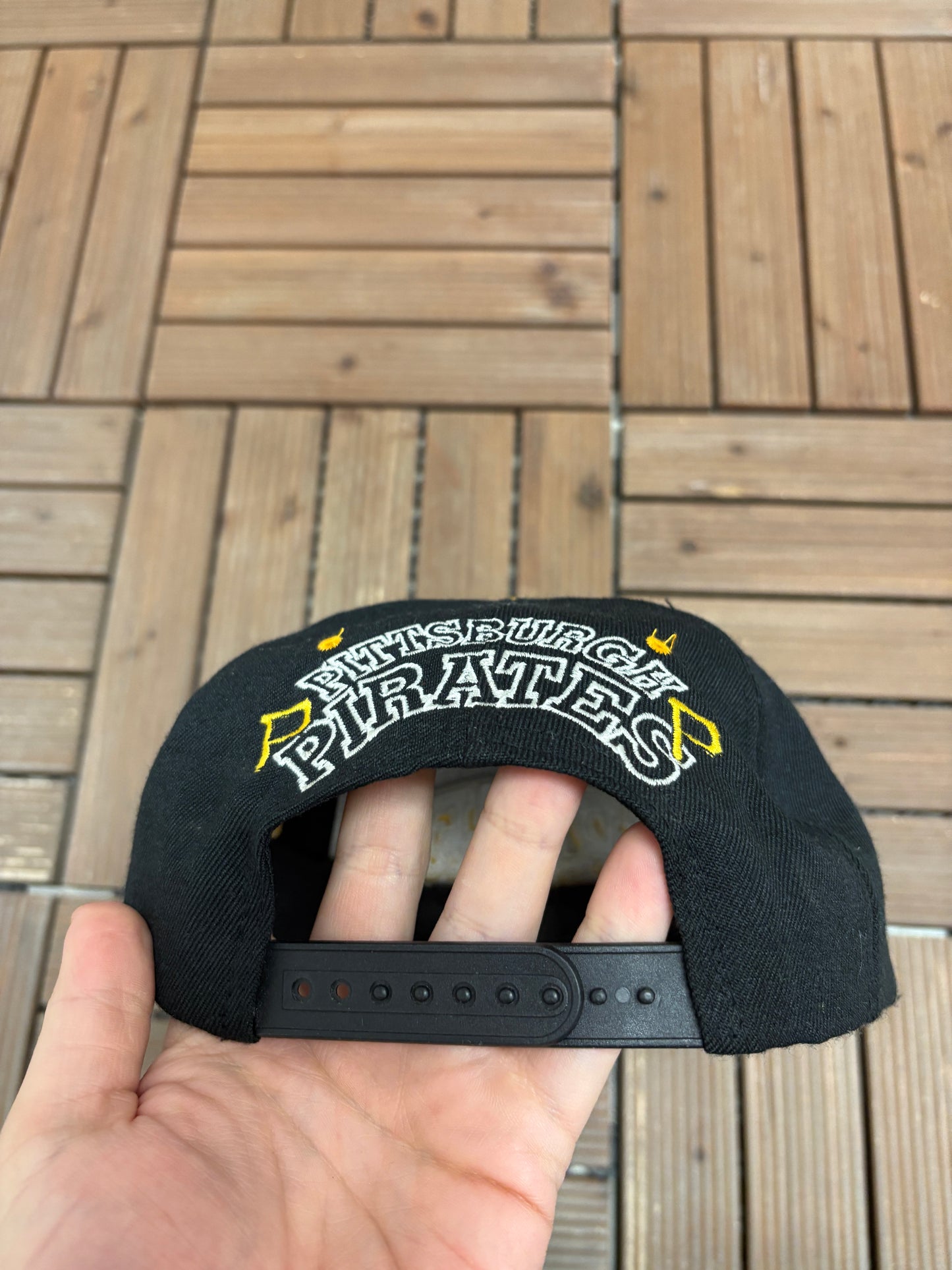 Pittsburgh Pirates Embroidered Hat | Snap Back | Vintage 2000s MLB Baseball Black Cap |