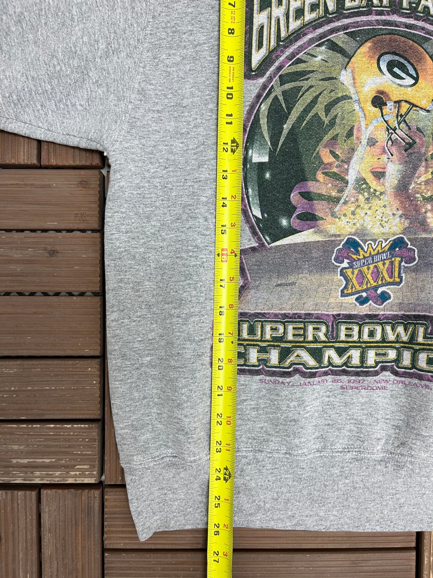 Green Bay Packers Super Bowl XXXI Champions Graphic Crewneck | Size Large | Vintage 1990s NFL Football Grey Sweater |