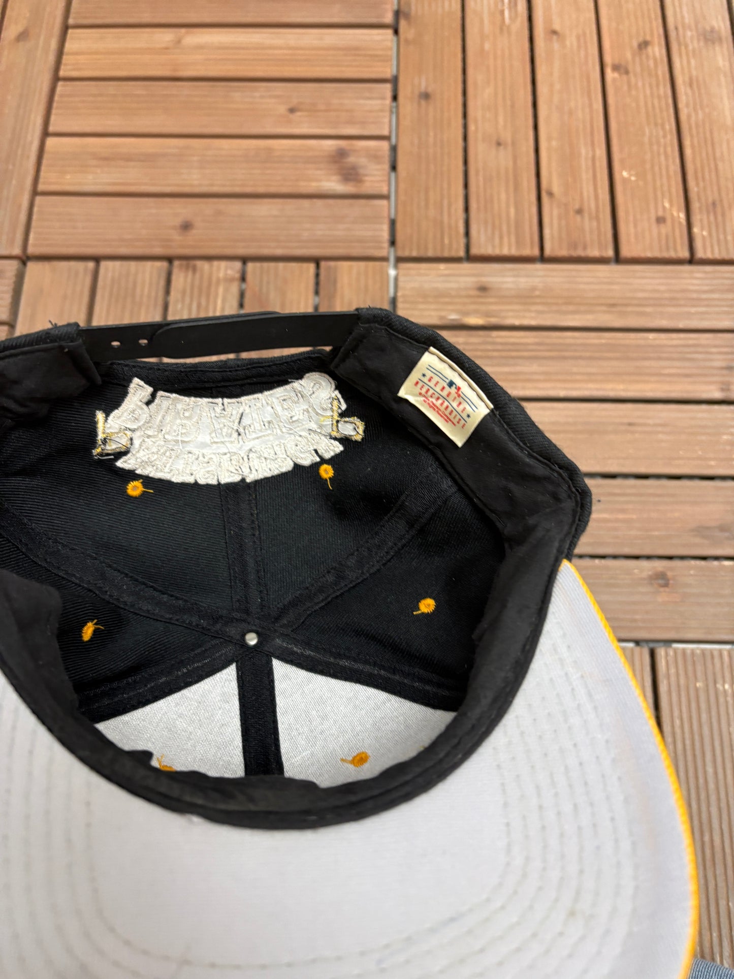 Pittsburgh Pirates Embroidered Hat | Snap Back | Vintage 2000s MLB Baseball Black Cap |