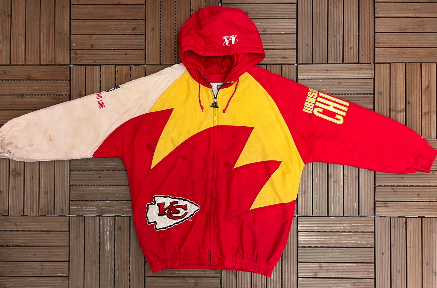Kansas City Chiefs Puffer Jacket | Size Large | Vintage 1990s Logo Athletic Sharktooth Jacket |
