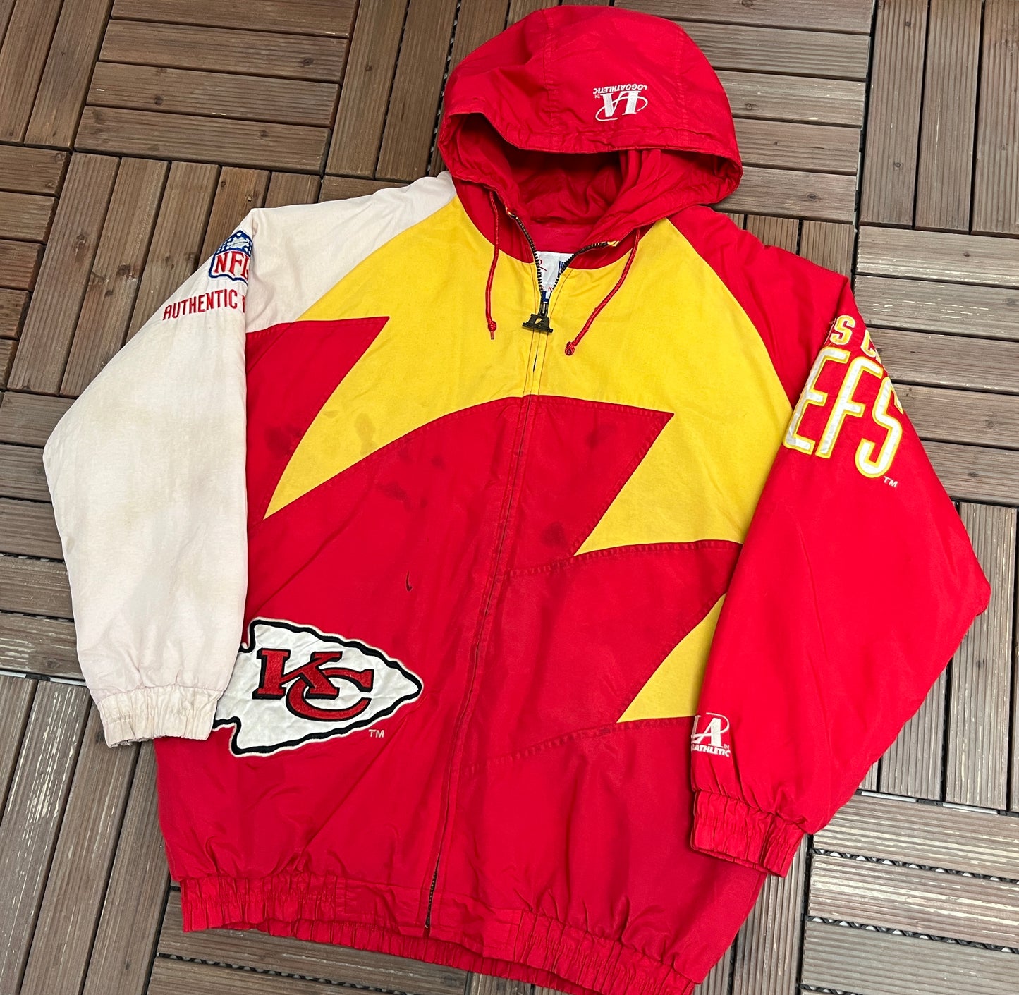 Kansas City Chiefs Puffer Jacket | Size Large | Vintage 1990s Logo Athletic Sharktooth Jacket |