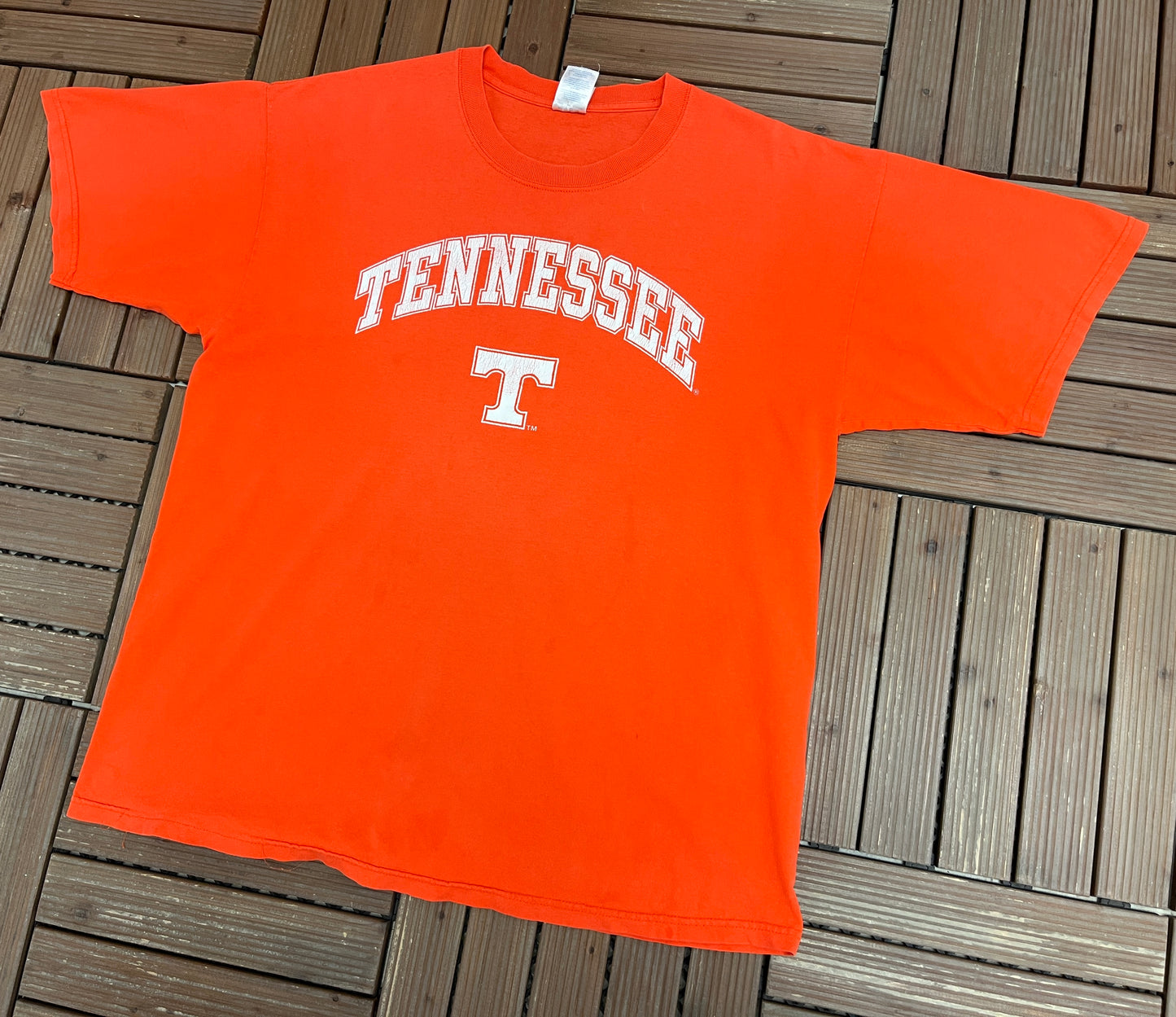 Tennessee Volunteers Spell Out Graphic Tee | Size X-Large | Vintage 2000s College Sports Orange T-Shirt |