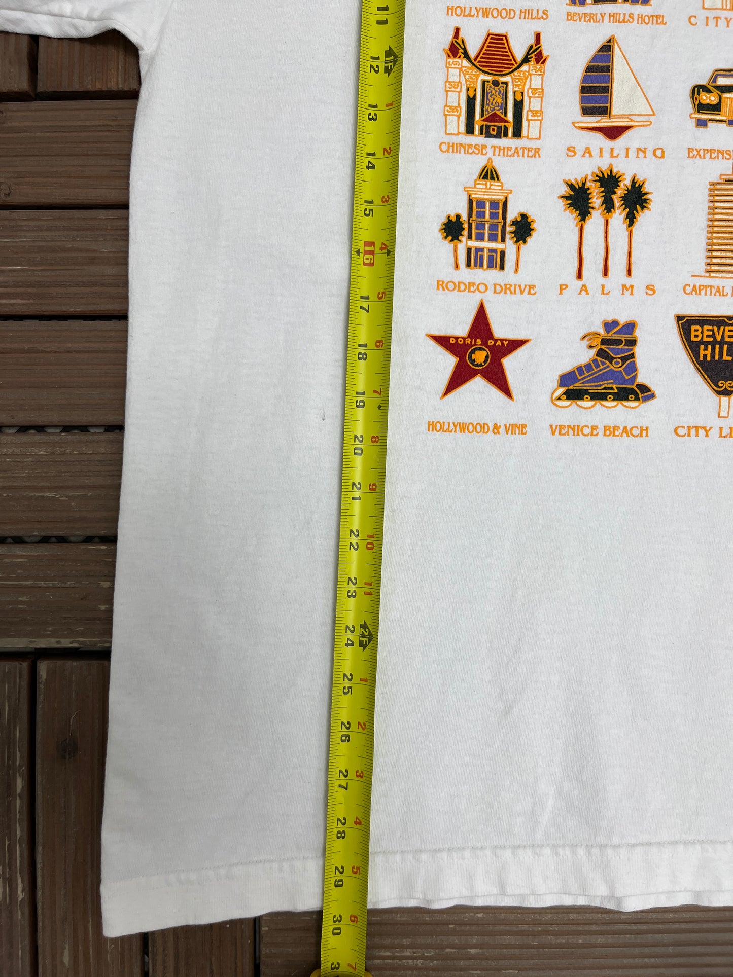 Los Angeles Tourist Sites Graphic Tee | Size X-Large | Vintage 2000s Tourist White T-Shirt |