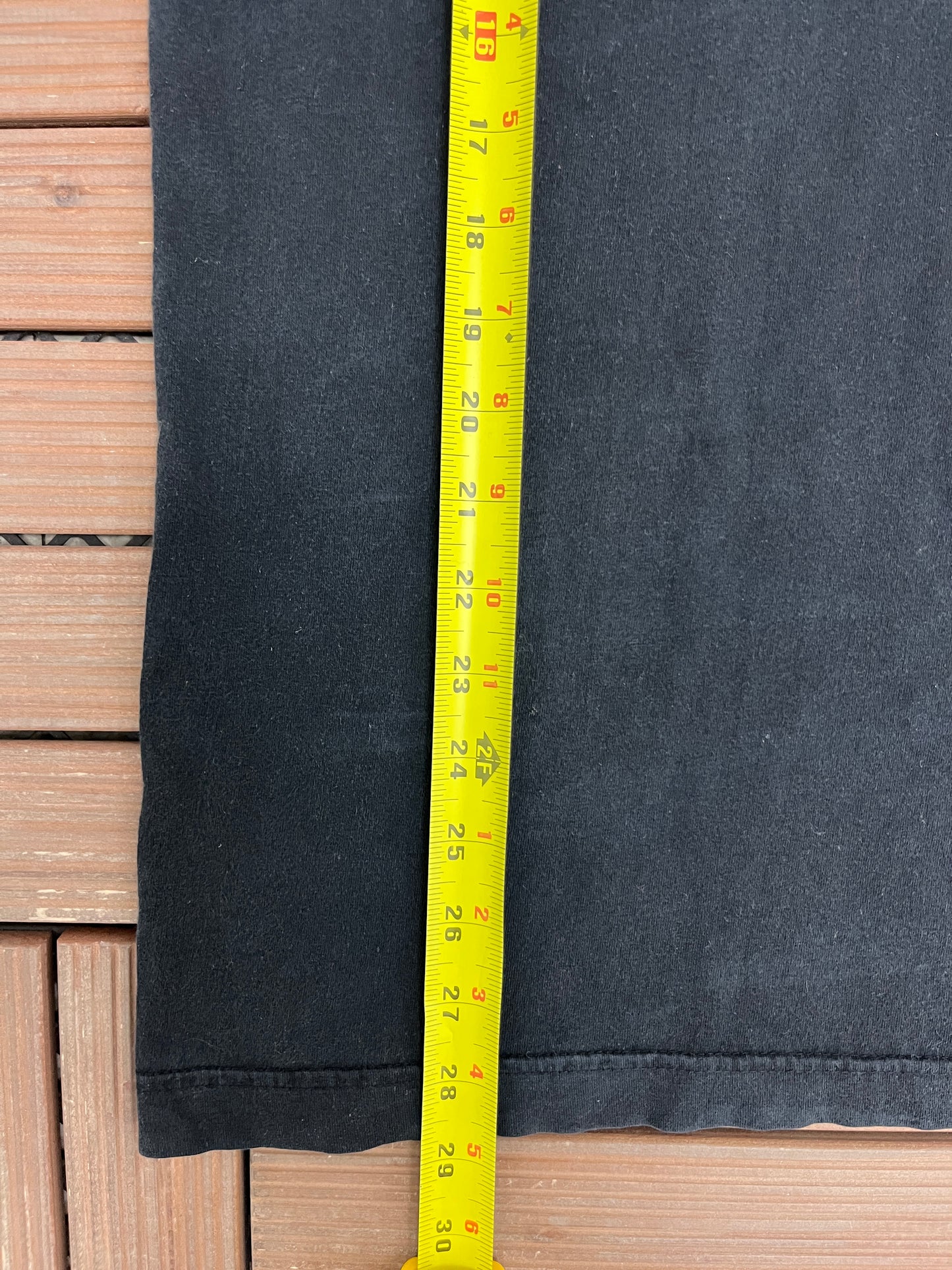 Detroit Red Wings Graphic Tee | Size Large | Vintage 1990s NHL Hockey Black T-Shirt |