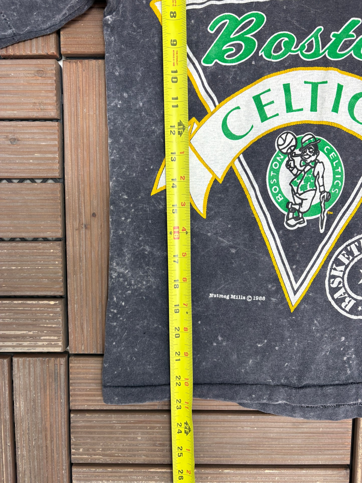 Boston Celtics Graphic Tee | Size Small | Vintage 1980s NBA Basketball Grey T-Shirt |