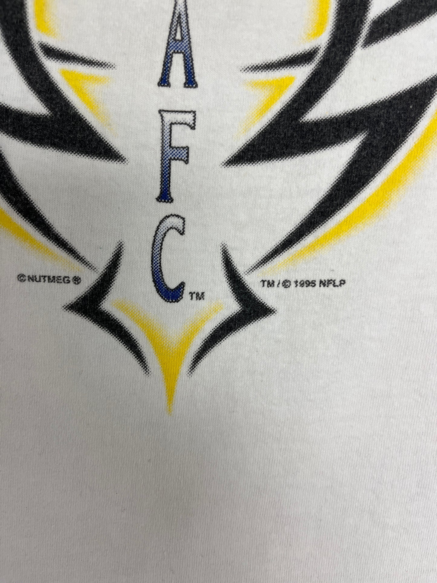 San Diego Chargers Graphic Tee | Size X-Large | Vintage 1990s NFL Football White T-Shirt |